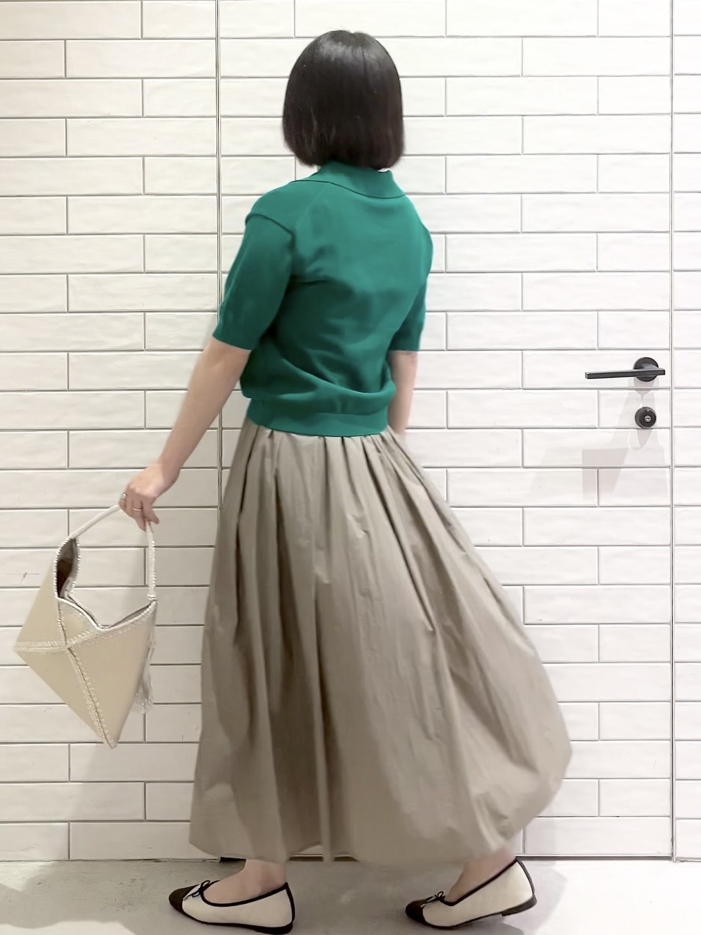 しおりさんの「OPAQUE.CLIP｜ビッグポロ衿ニット【洗濯機OK】」を使ったコーディネート