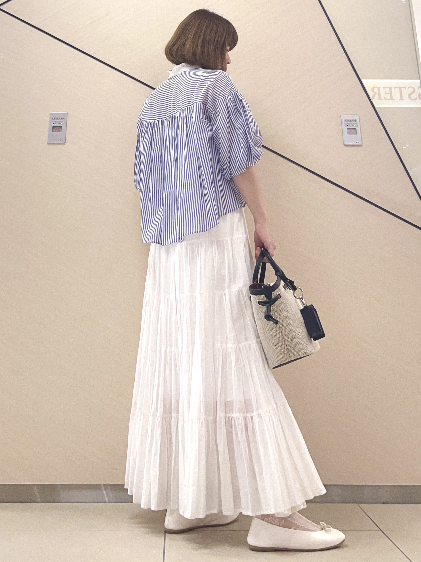 yahataさんの「DRESSTERIOR｜【otonaMUSE5月号掲載/ウォッシャブル】ロンドンストライプクレリックブラウス」を使ったコーディネート