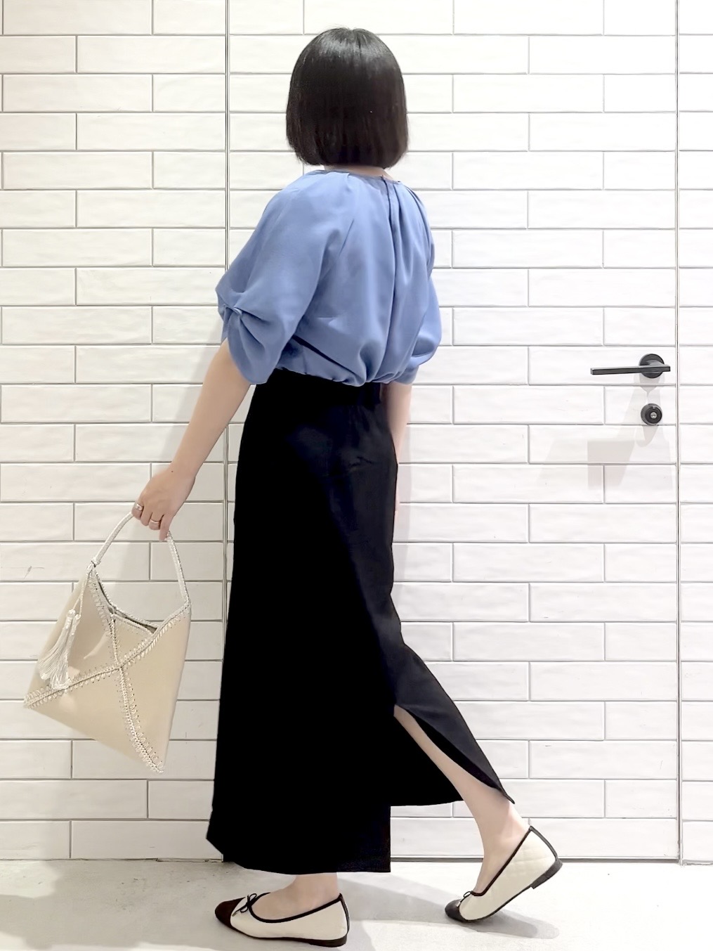 しおりさんの「OPAQUE.CLIP｜【接触冷感／吸水速乾】リネンライク タックスリーブブラウス《セットアップ対応／洗濯機OK》」を使ったコーディネート