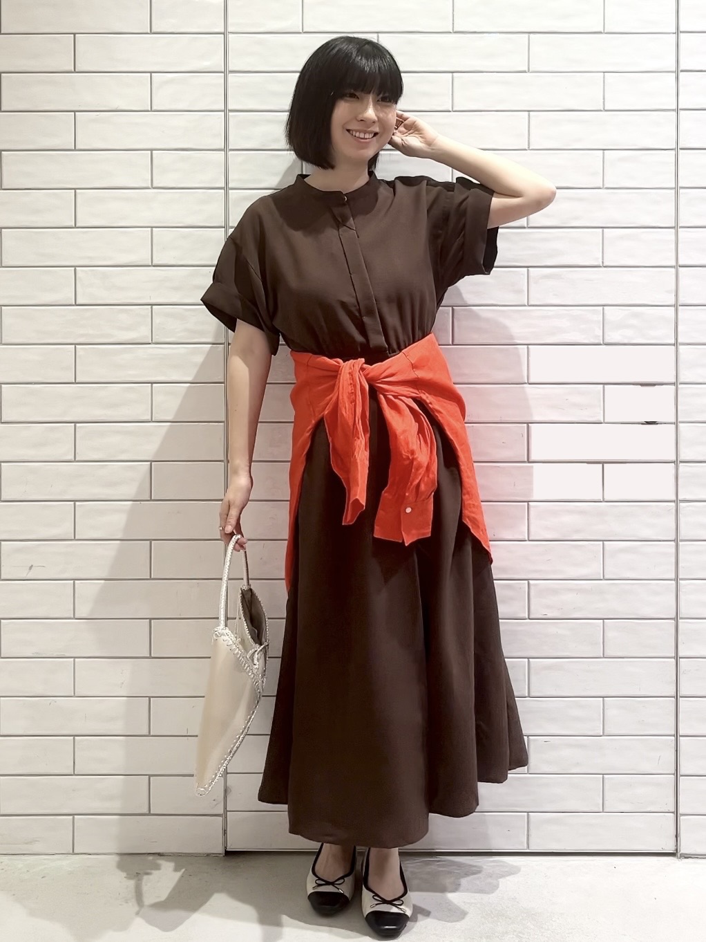 しおりさんの「OPAQUE.CLIP｜【接触冷感／吸水速乾】リネンライク シャツワンピース《洗濯機OK》」を使ったコーディネート