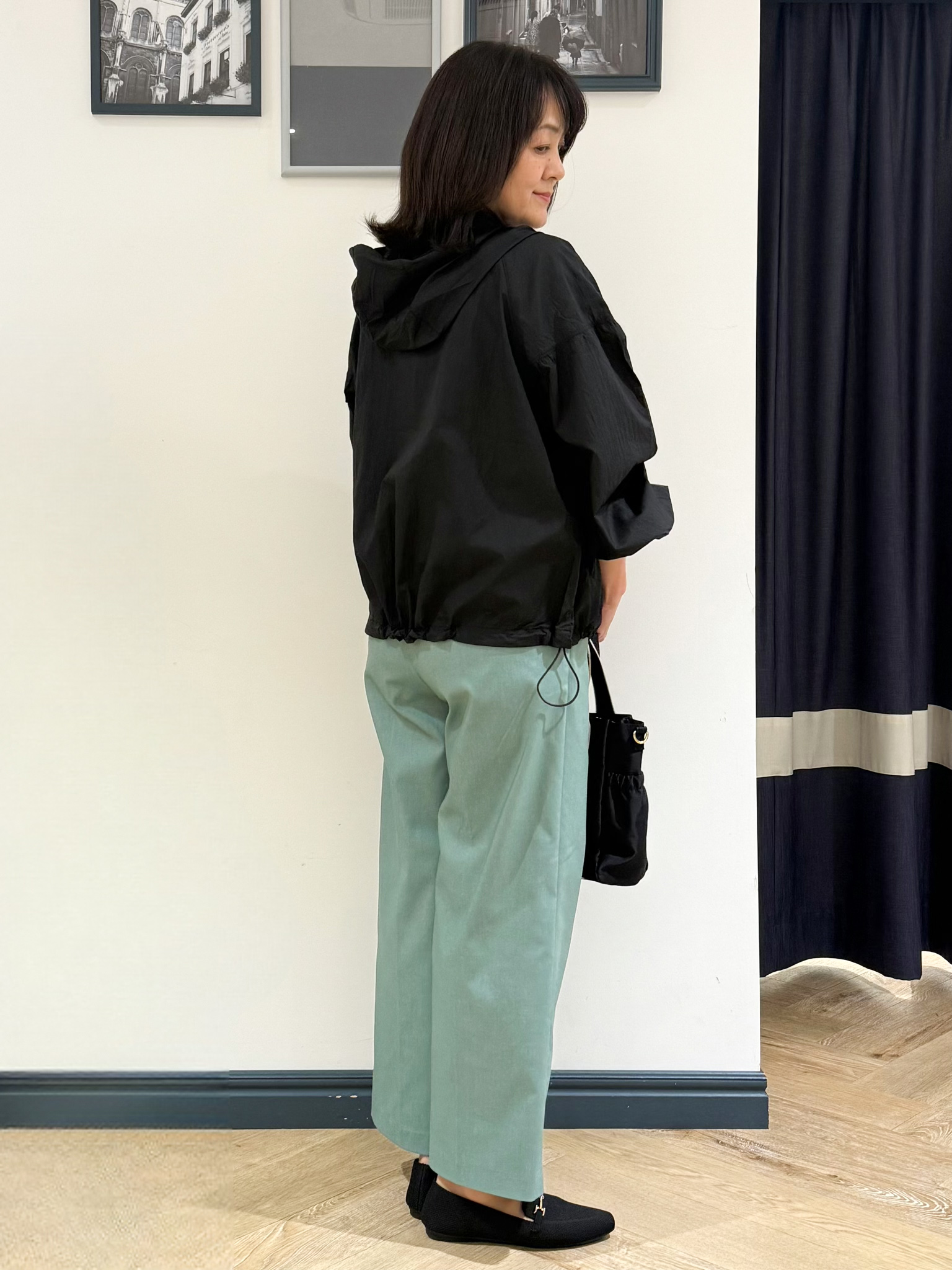 Lilyさんの「grove｜【洗濯機OK】朝晩の気温差に◎軽やかシアーナイロンフーディブルゾン」を使ったコーディネート