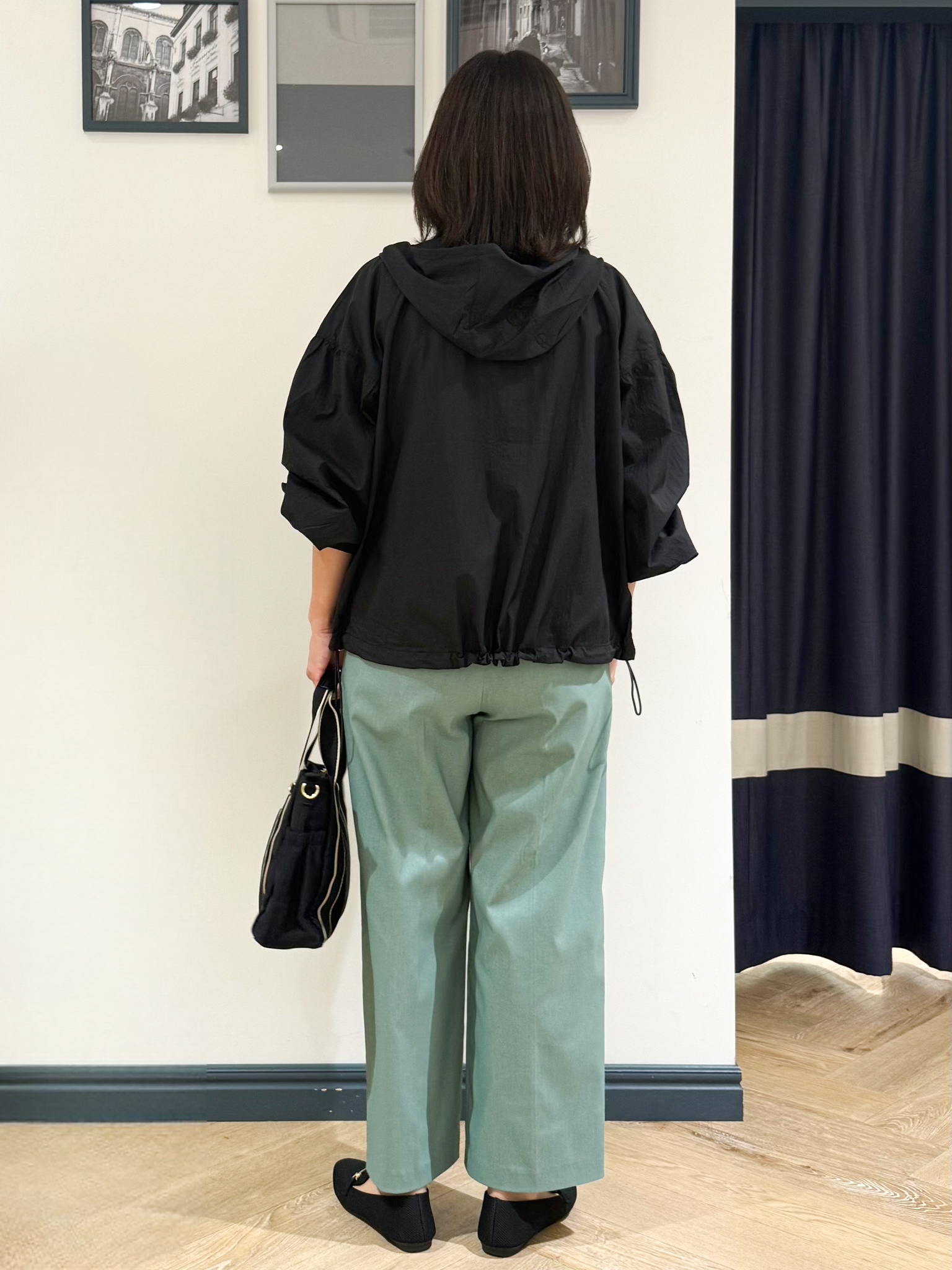 Lilyさんの「grove｜【洗濯機OK】朝晩の気温差に◎軽やかシアーナイロンフーディブルゾン」を使ったコーディネート