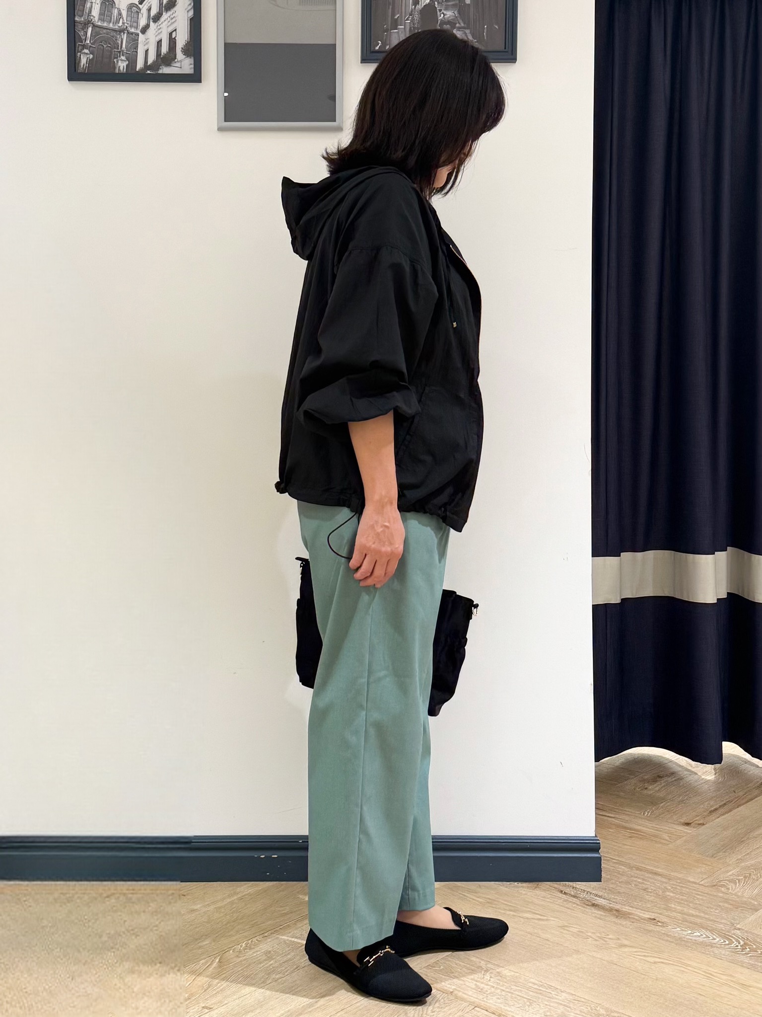Lilyさんの「grove｜【洗濯機OK】朝晩の気温差に◎軽やかシアーナイロンフーディブルゾン」を使ったコーディネート