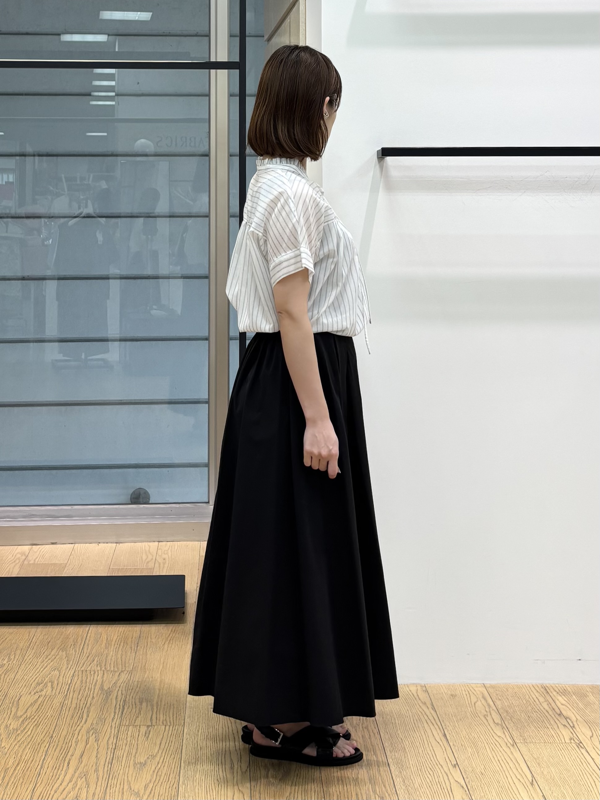 asamiさんの「INDIVI｜【洗える／軽やか】フリル衿ギャザーブラウス」を使ったコーディネート