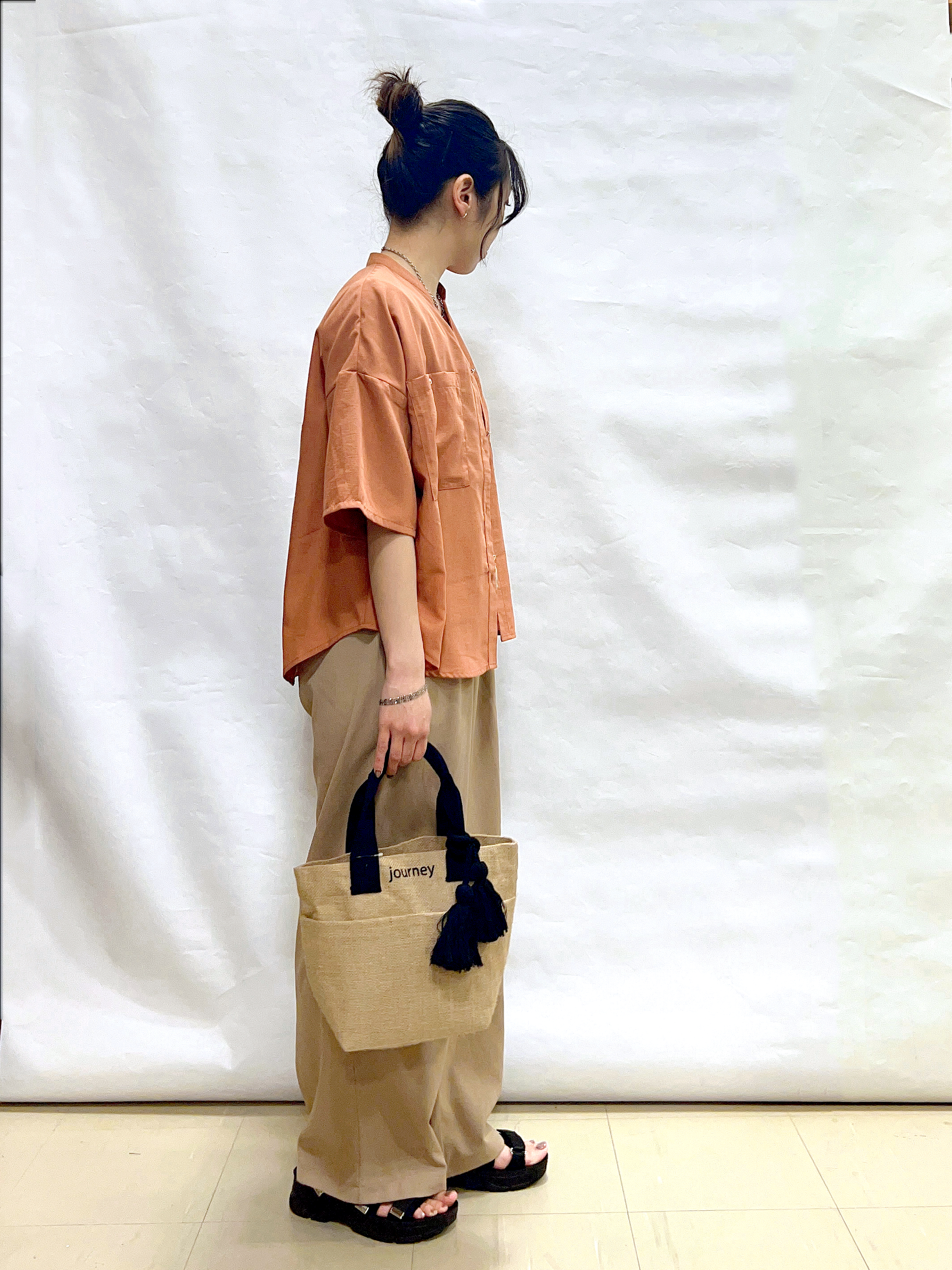 まっつんさんの「SHOO･LA･RUE｜【洗濯機可/S-LL】大人の抜け感 ゆるっと5分袖シャツ」を使ったコーディネート