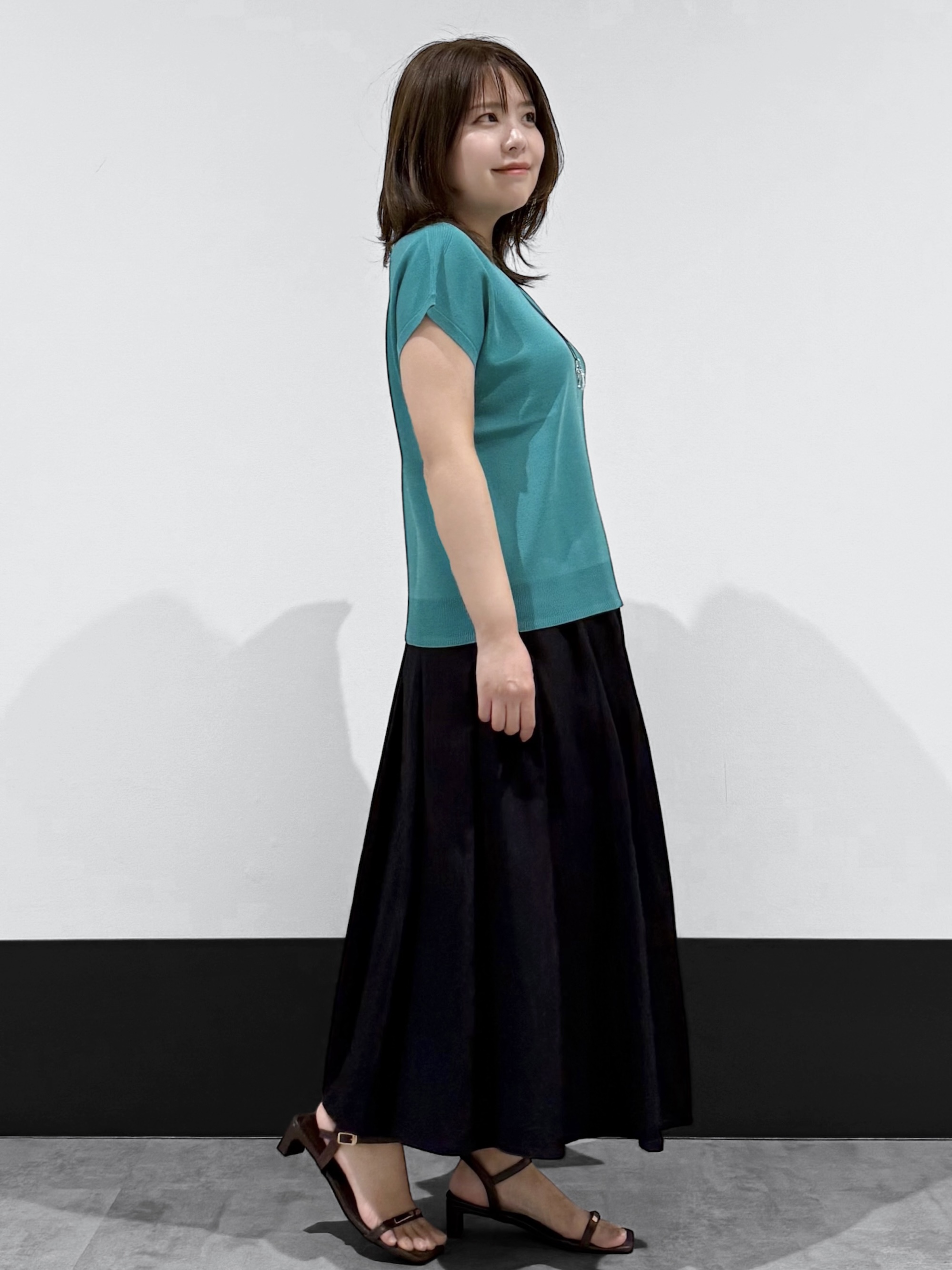 macchaさんの「THE SHOP TK｜【S-XL/ひんやりタッチ】多機能フレンチスリーブニット 洗濯機OK/UVケア/毛玉になりにくい」を使ったコーディネート