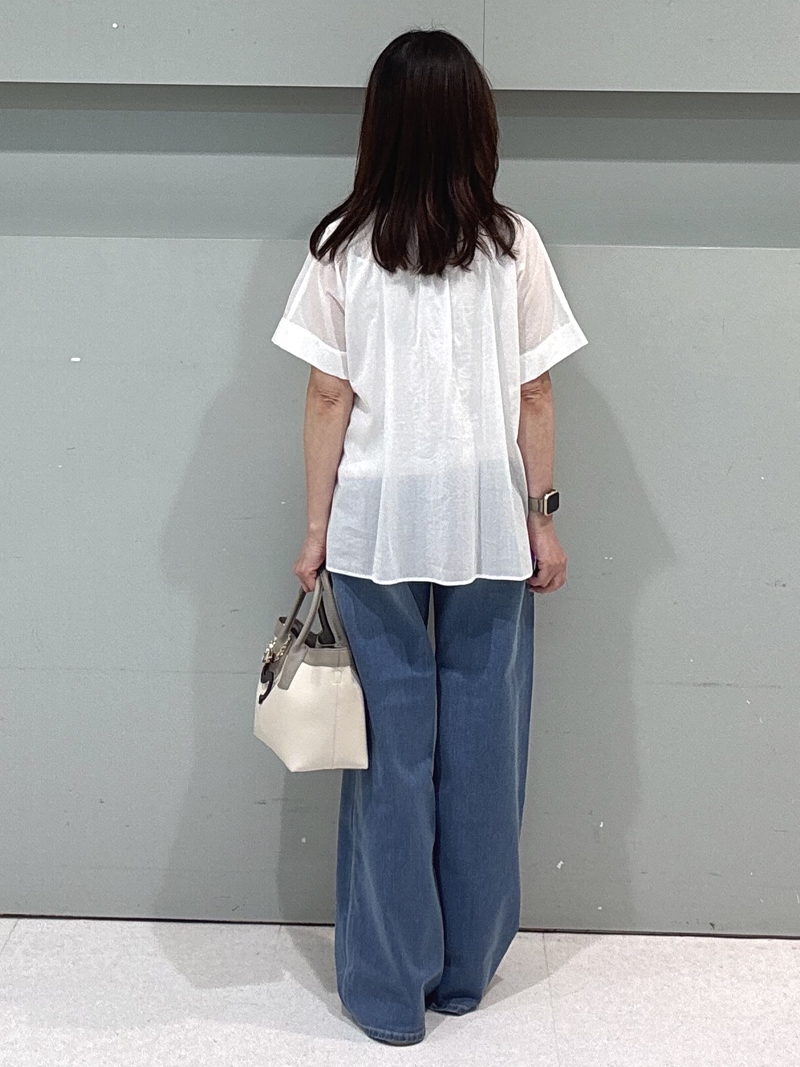makiさんの「UNTITLED｜【清涼感/コットン100%】モダンクラフトブラウス」を使ったコーディネート