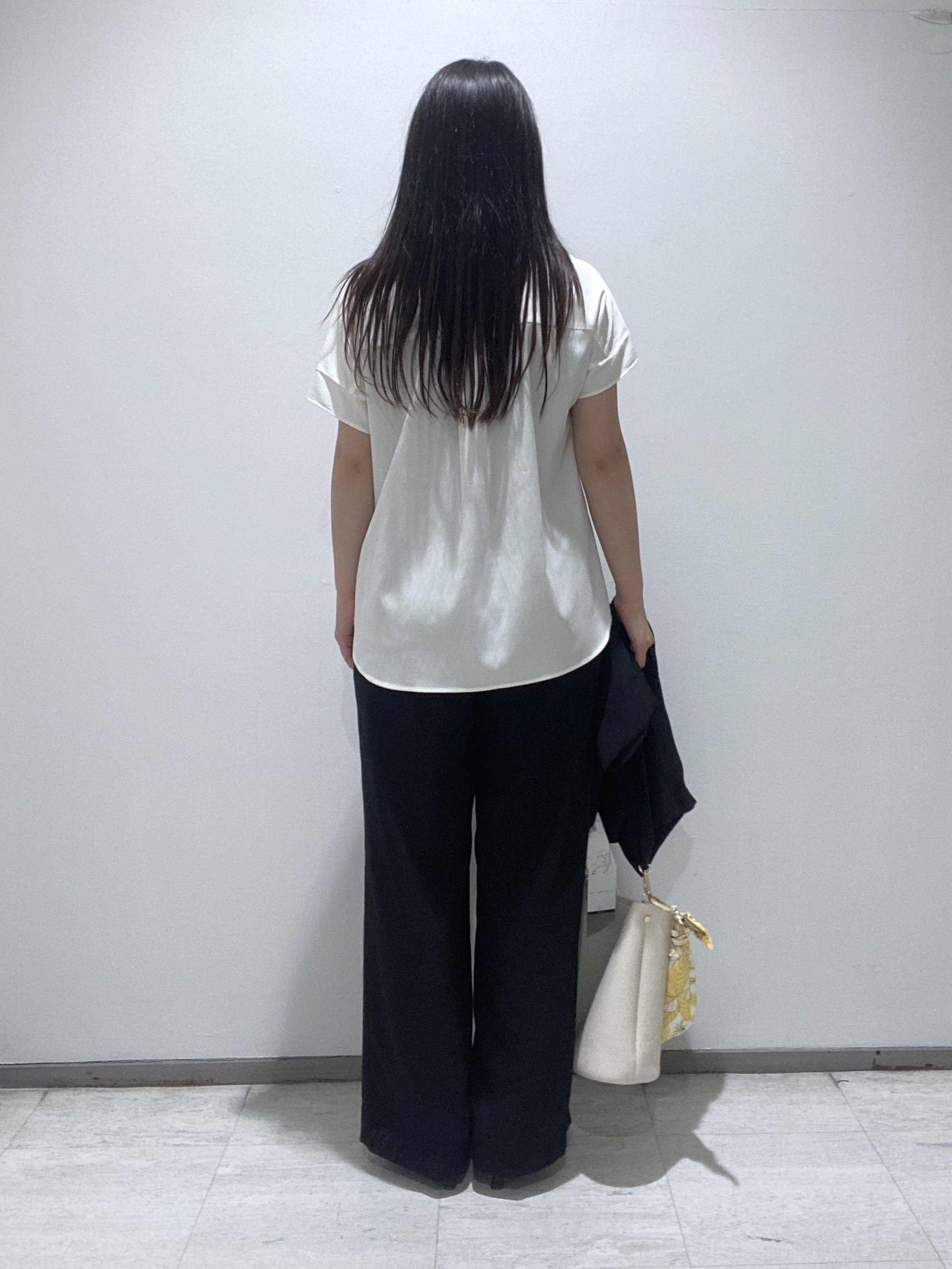 meiさんの「INDIVI｜【洗える／SETUP可能】スキッパーブラウス」を使ったコーディネート