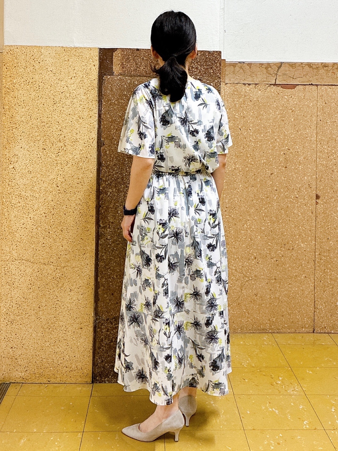 hattoriさんの「INDIVI｜【洗える／SETUP可能】アートフラワープリントブラウス」を使ったコーディネート