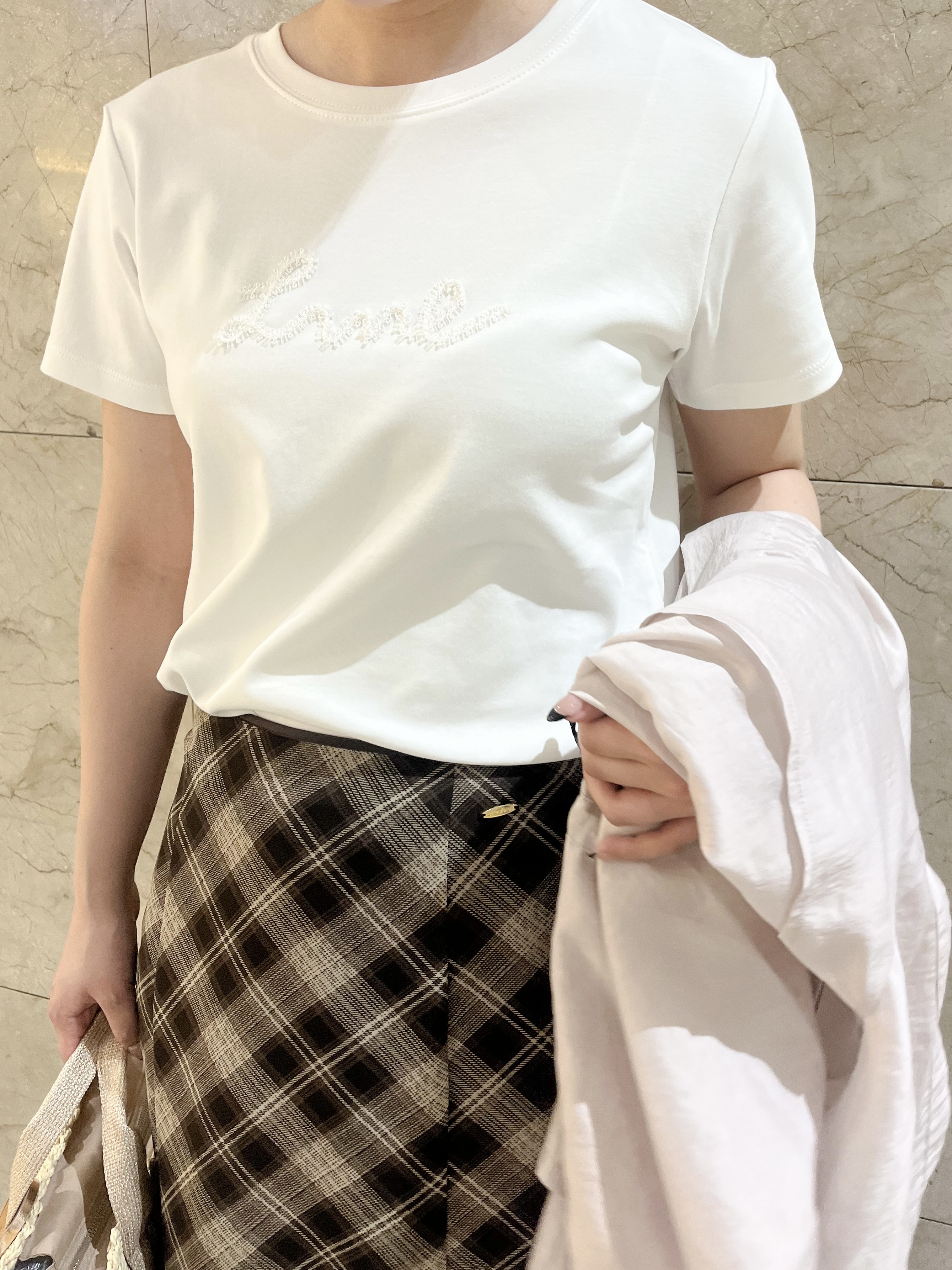 まひるさんの「index｜【接触冷感/UVケア】リボンテープロゴTシャツ《洗濯機OK》」を使ったコーディネート