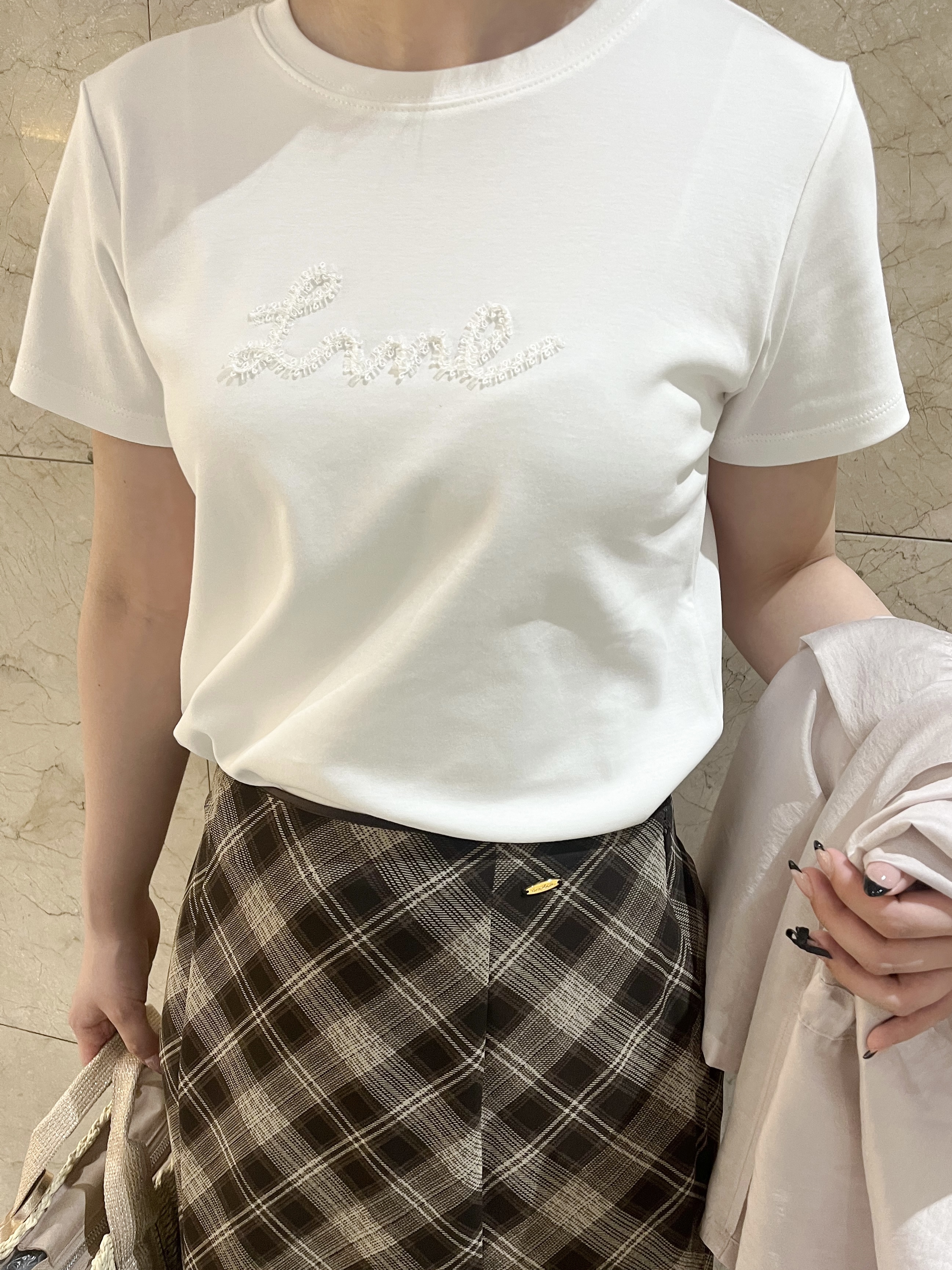 まひるさんの「index｜【接触冷感/UVケア】リボンテープロゴTシャツ《洗濯機OK》」を使ったコーディネート