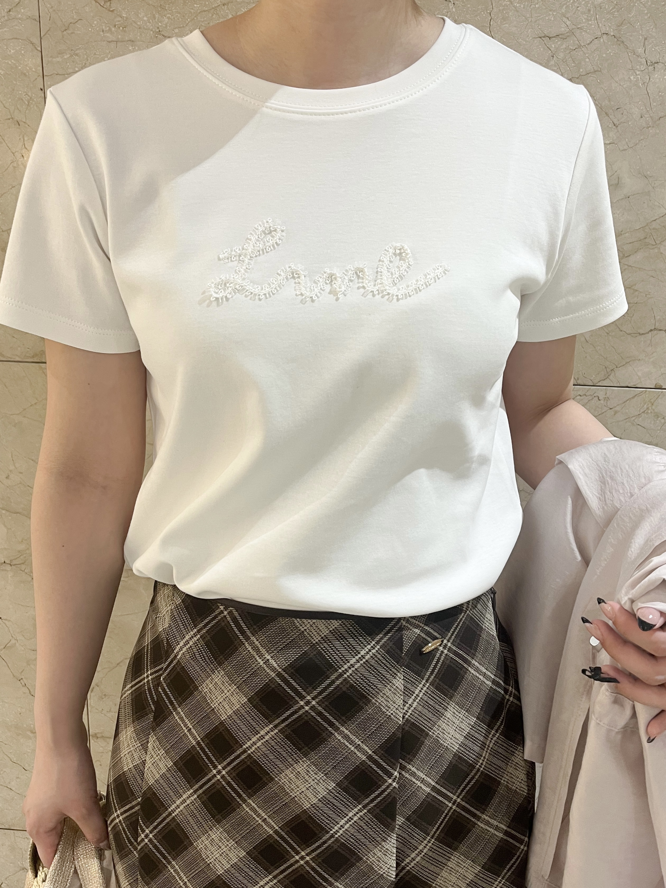 まひるさんの「index｜【接触冷感/UVケア】リボンテープロゴTシャツ《洗濯機OK》」を使ったコーディネート
