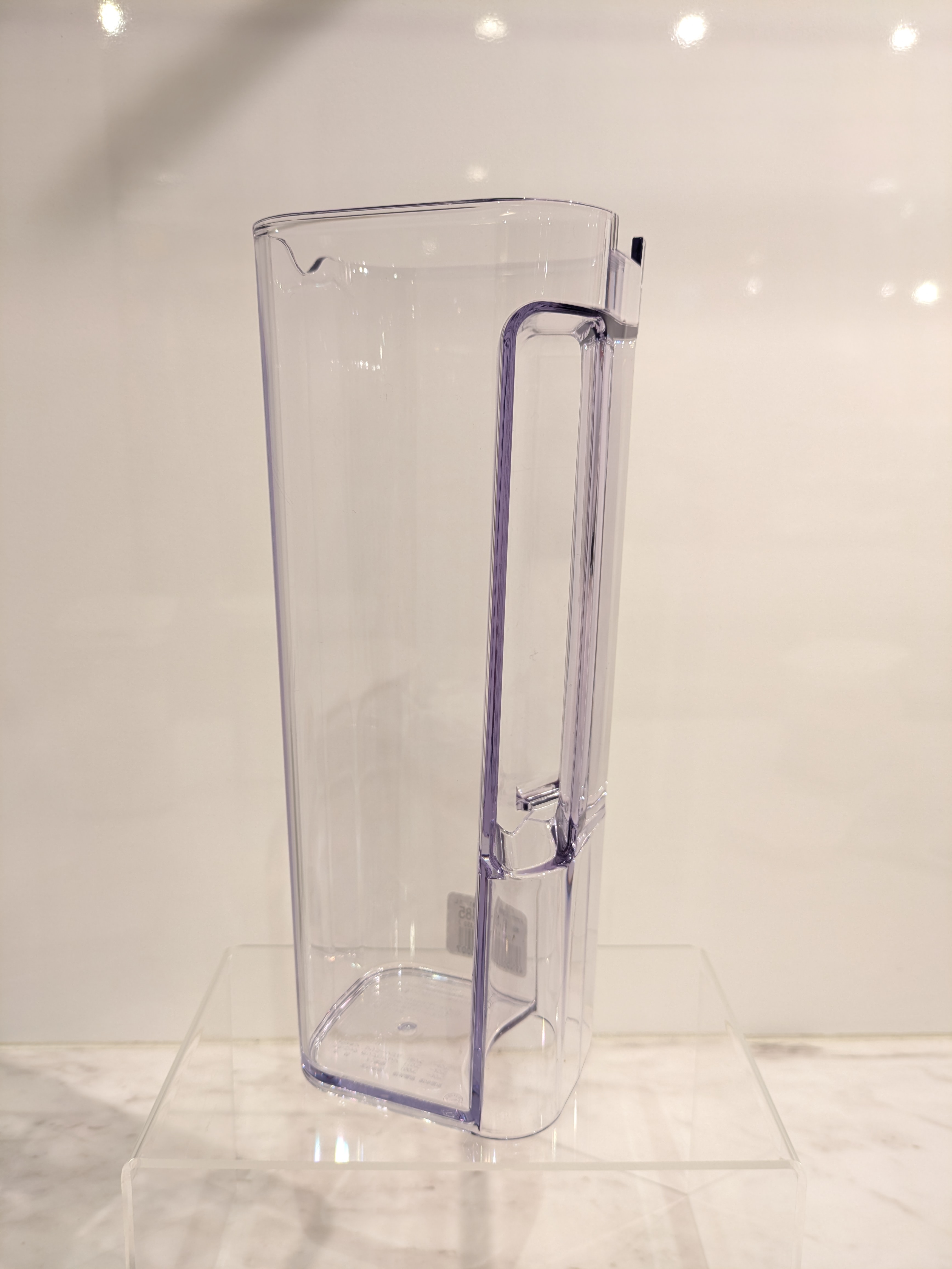 ゆきのさんの「212 KITCHEN STORE｜棚に収まる冷水筒 1.0L WH」を使ったコーディネート