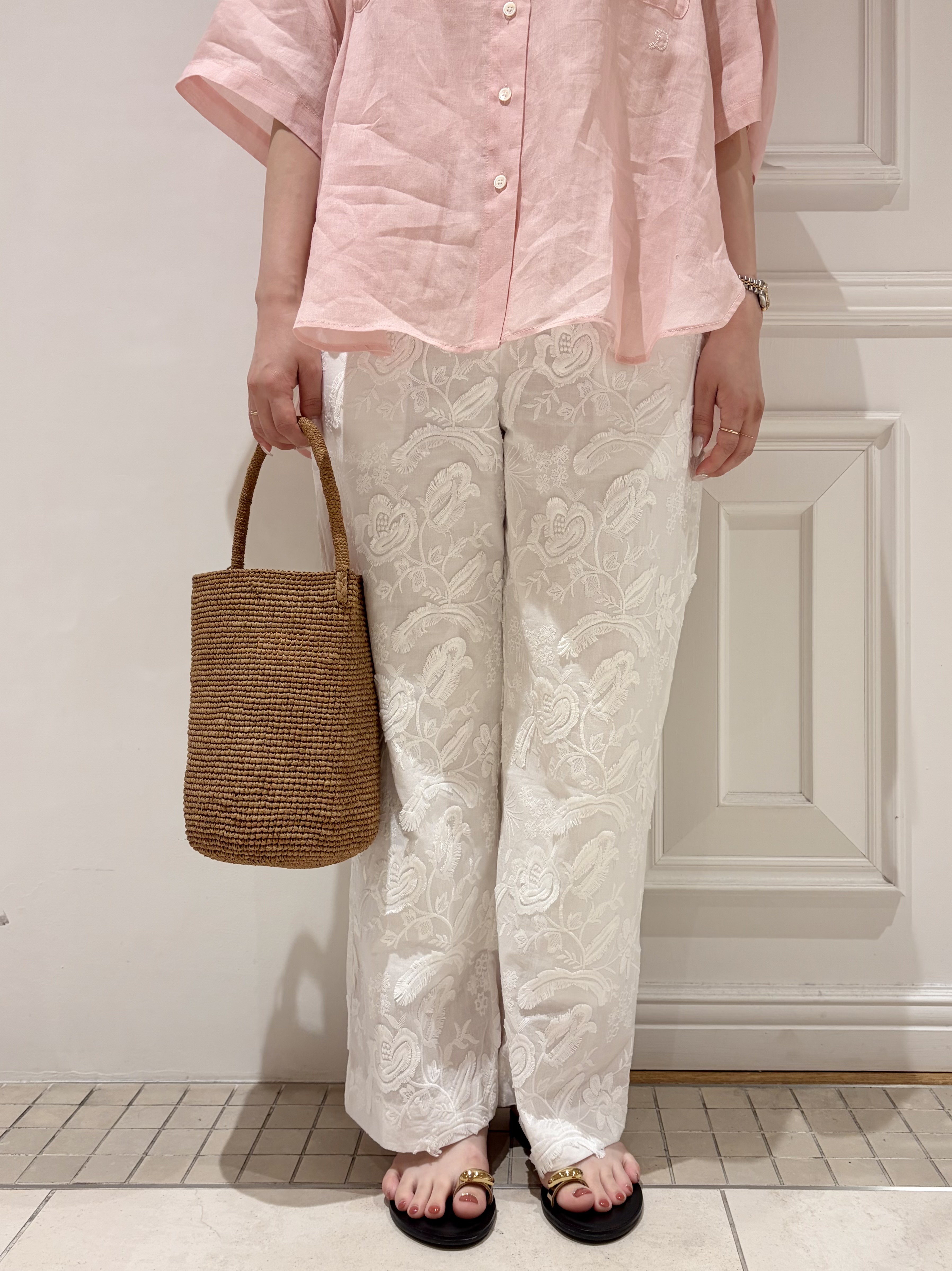 minowaさんの「DRESSTERIOR｜ピュアラミー シャツ」を使ったコーディネート