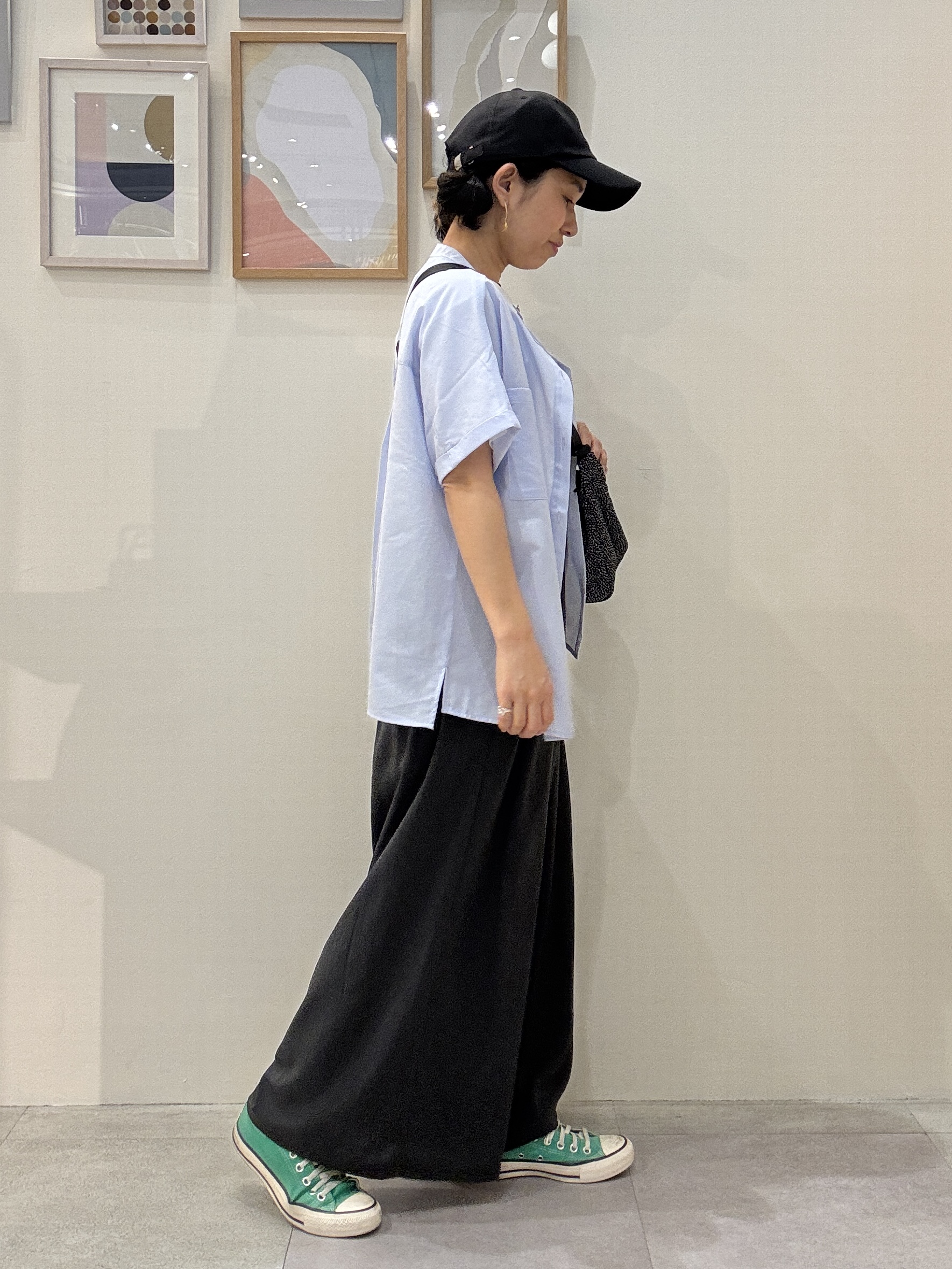 たけぴさんの「SHOO･LA･RUE｜【さらり快適/洗濯機可/S-LL】風が通り抜ける 半袖バンドカラーシアーシャツ」を使ったコーディネート