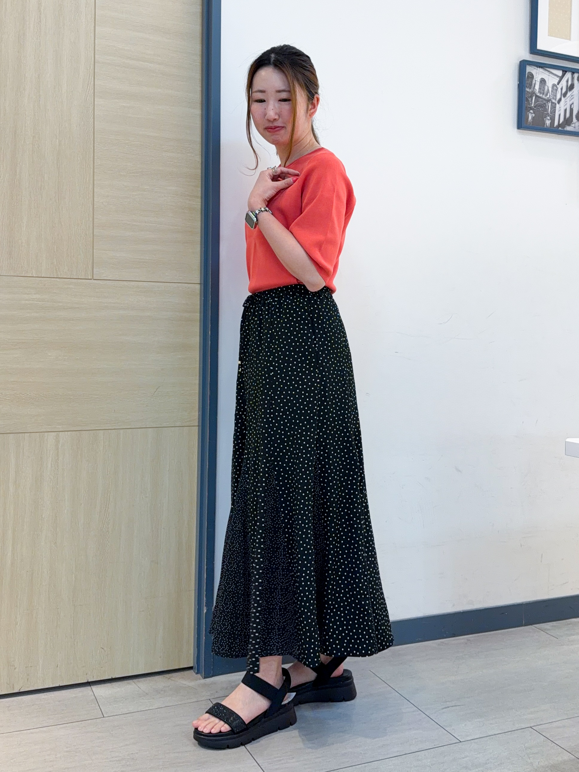 nanaさんの「grove｜【シリーズ累計36万枚/UVカット・ひんやり・洗濯機OK】やわらかドライタッチ 五分袖クルーネックニ」を使ったコーディネート