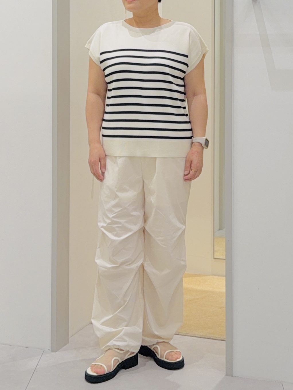 タナさんの「THE SHOP TK｜【S-XL/ひんやりタッチ】多機能フレンチスリーブニット 洗濯機OK/UVケア/毛玉になりにくい」を使ったコーディネート