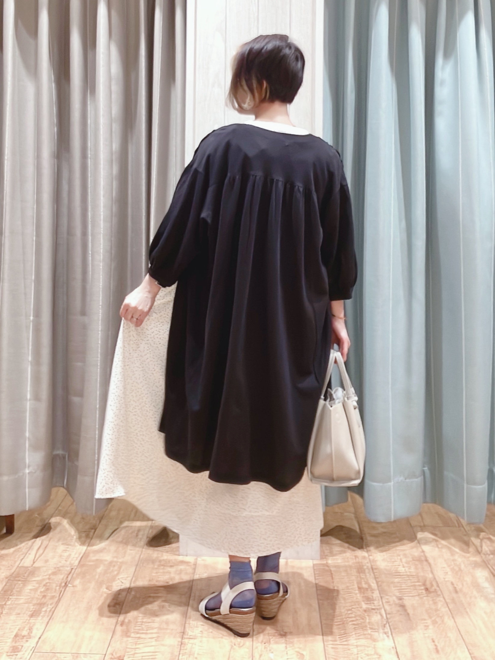 aaamiさんの「SHOO･LA･RUE｜【洗濯機可/S-LL】1枚でも羽織でも キーネックシャツワンピース」を使ったコーディネート