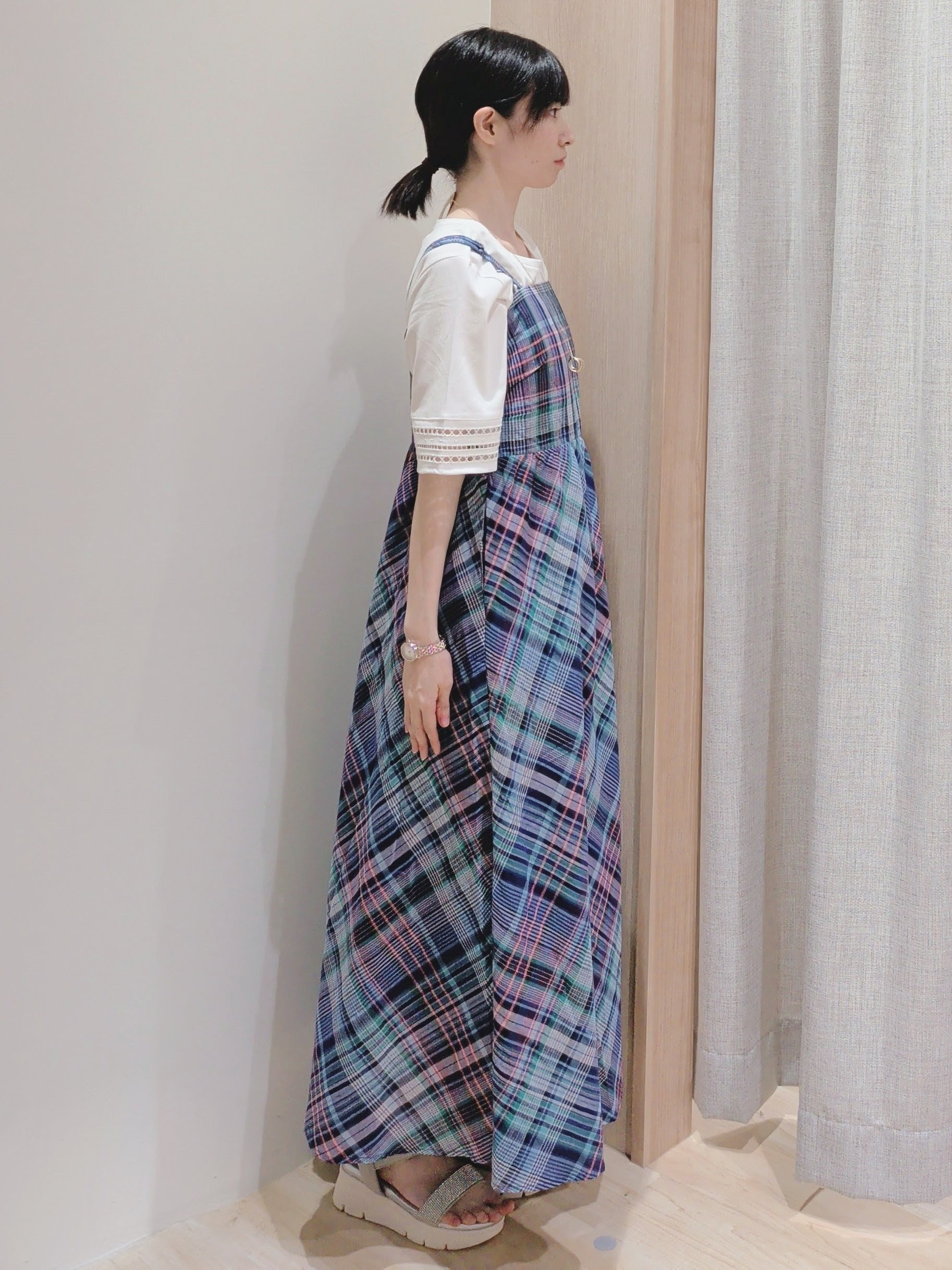 Yuiさんの「grove｜【二の腕カバー/UV・ひんやり】袖口透かし刺繍Tシャツ」を使ったコーディネート