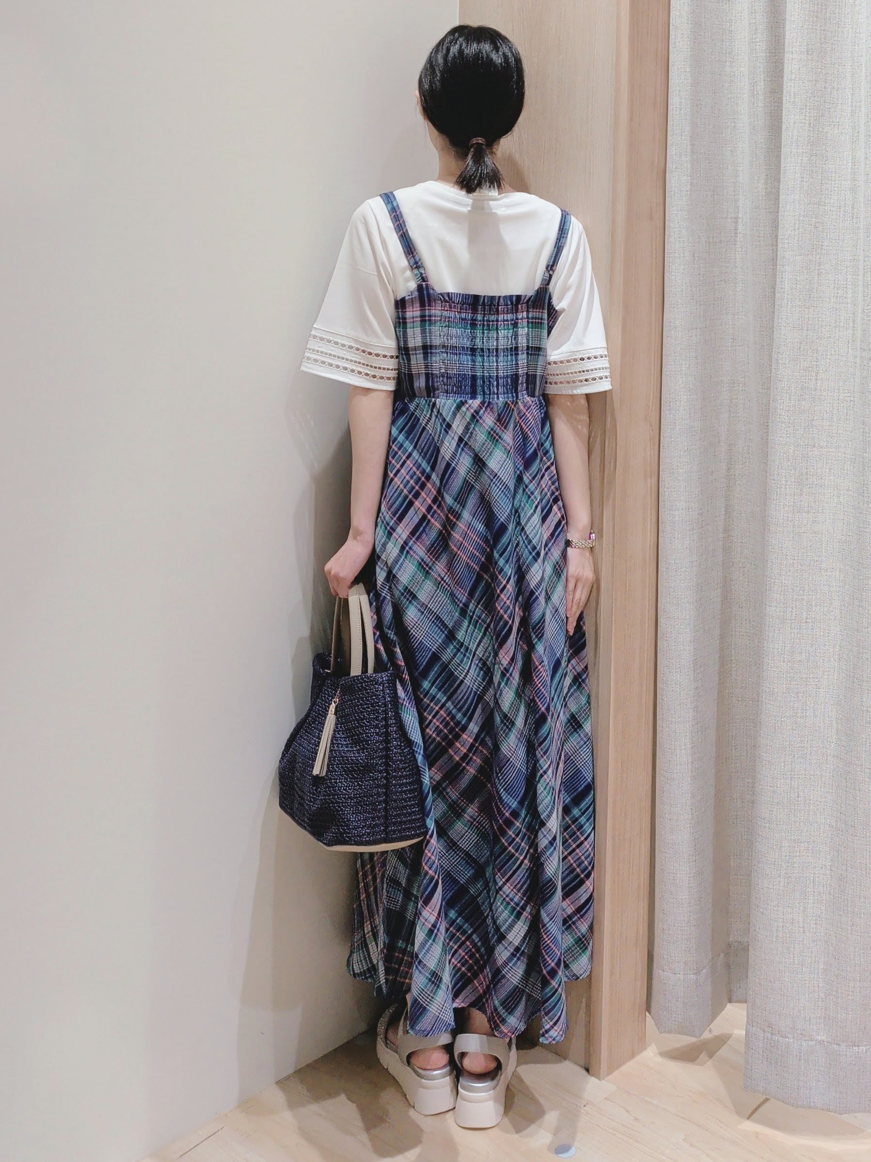 Yuiさんの「grove｜【二の腕カバー/UV・ひんやり】袖口透かし刺繍Tシャツ」を使ったコーディネート