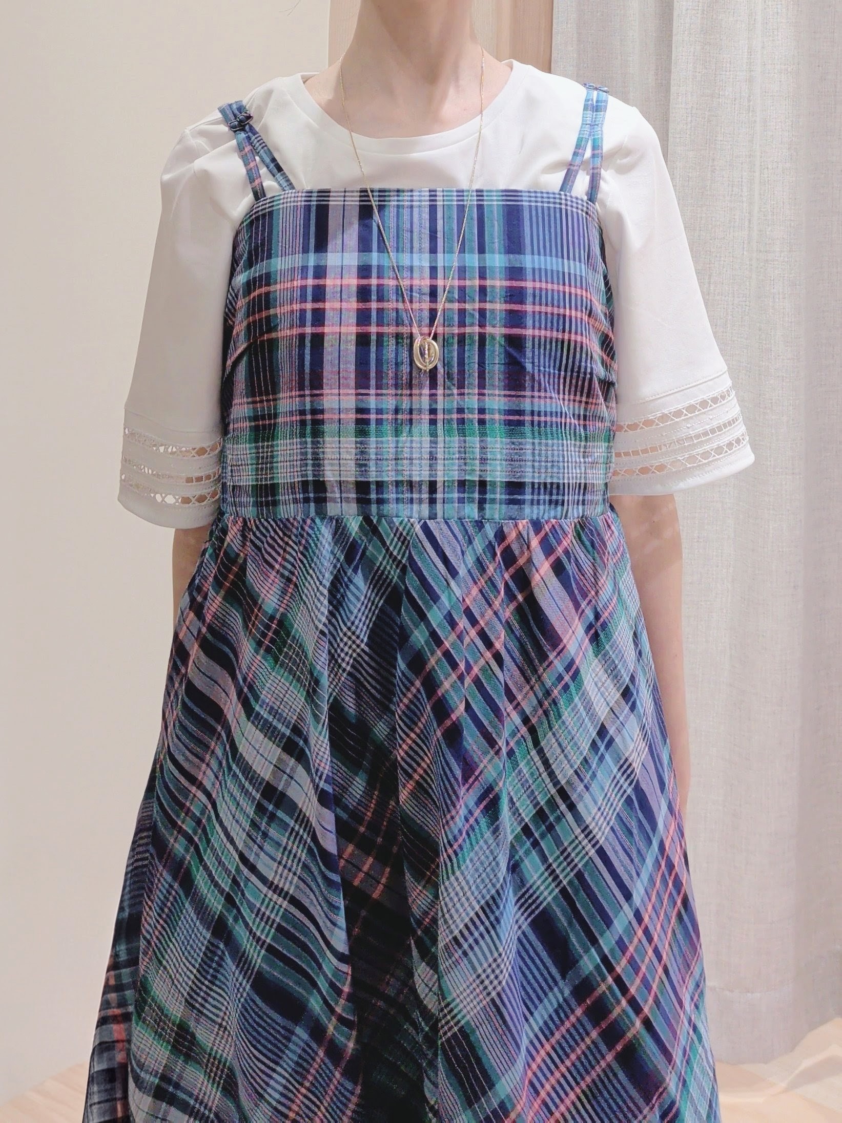 Yuiさんの「grove｜【二の腕カバー/UV・ひんやり】袖口透かし刺繍Tシャツ」を使ったコーディネート