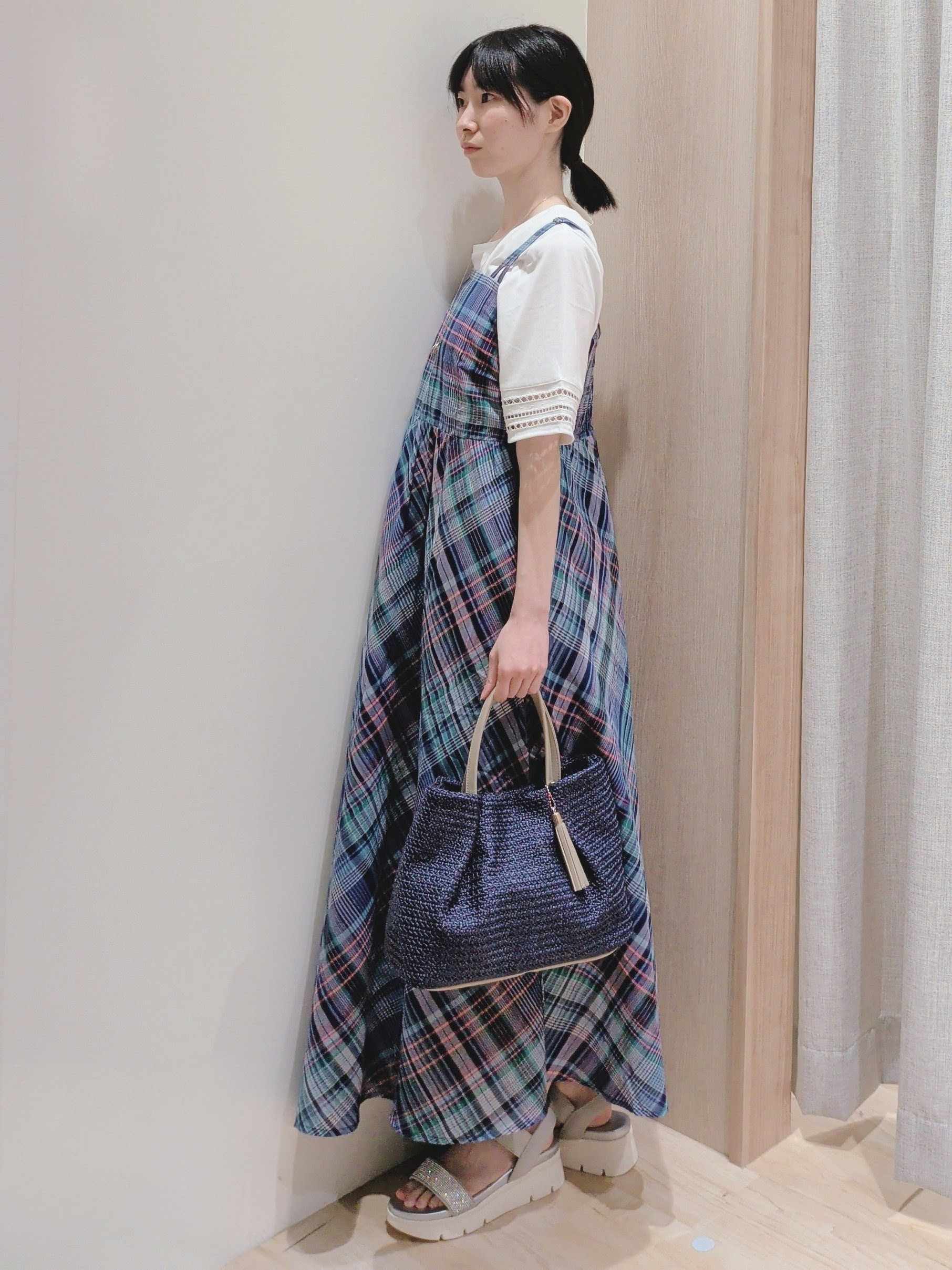 Yuiさんの「grove｜【二の腕カバー/UV・ひんやり】袖口透かし刺繍Tシャツ」を使ったコーディネート