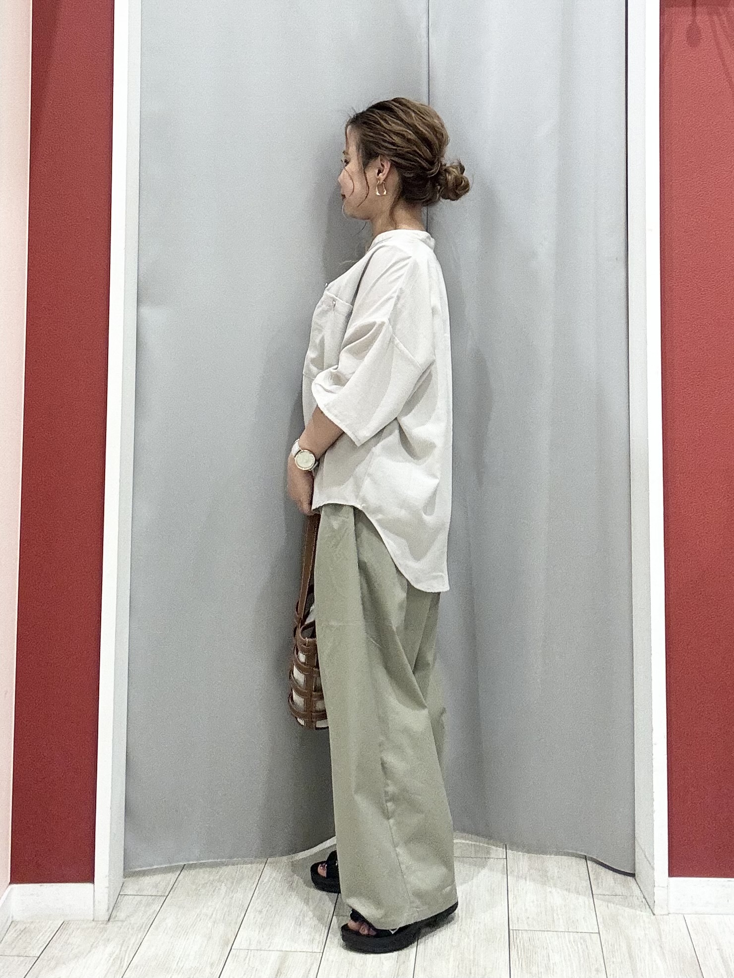 shioさんの「SHOO･LA･RUE｜【洗濯機可/S-LL】大人の抜け感 ゆるっと5分袖シャツ」を使ったコーディネート