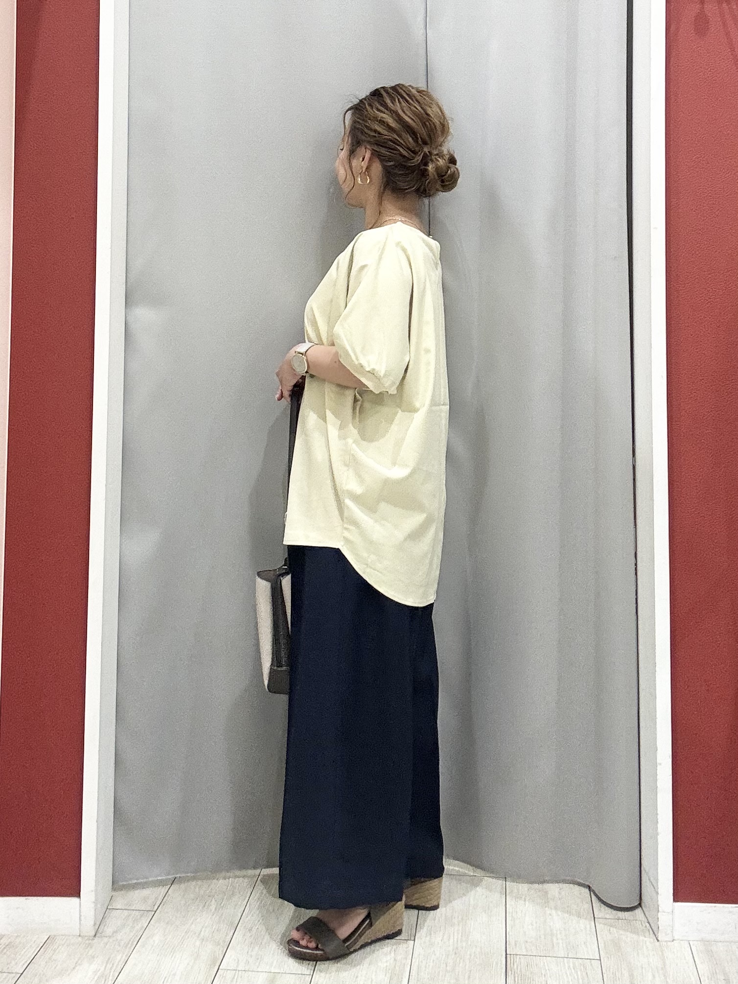shioさんの「SHOO･LA･RUE｜【ひんやり/洗濯後しわになりにくい】インせず着られる さらっとタッチのドルマンブラウス」を使ったコーディネート