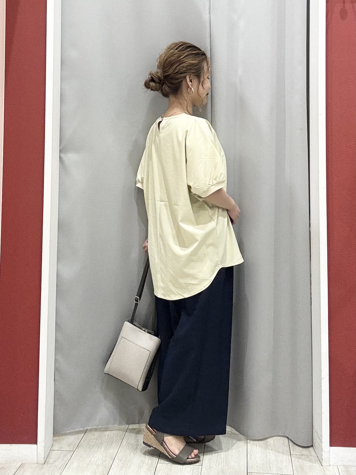 shioさんの「SHOO･LA･RUE｜【ひんやり/洗濯後しわになりにくい】インせず着られる さらっとタッチのドルマンブラウス」を使ったコーディネート