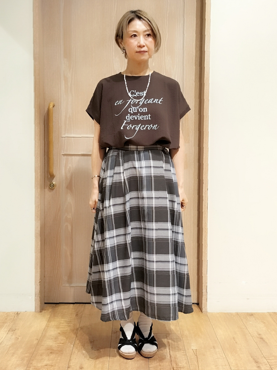 YUKIさんの「SHOO･LA･RUE｜【ひんやり/洗濯機可/S-LL】オンにもオフにも マルチに使えるボタンレスカーディガン」を使ったコーディネート