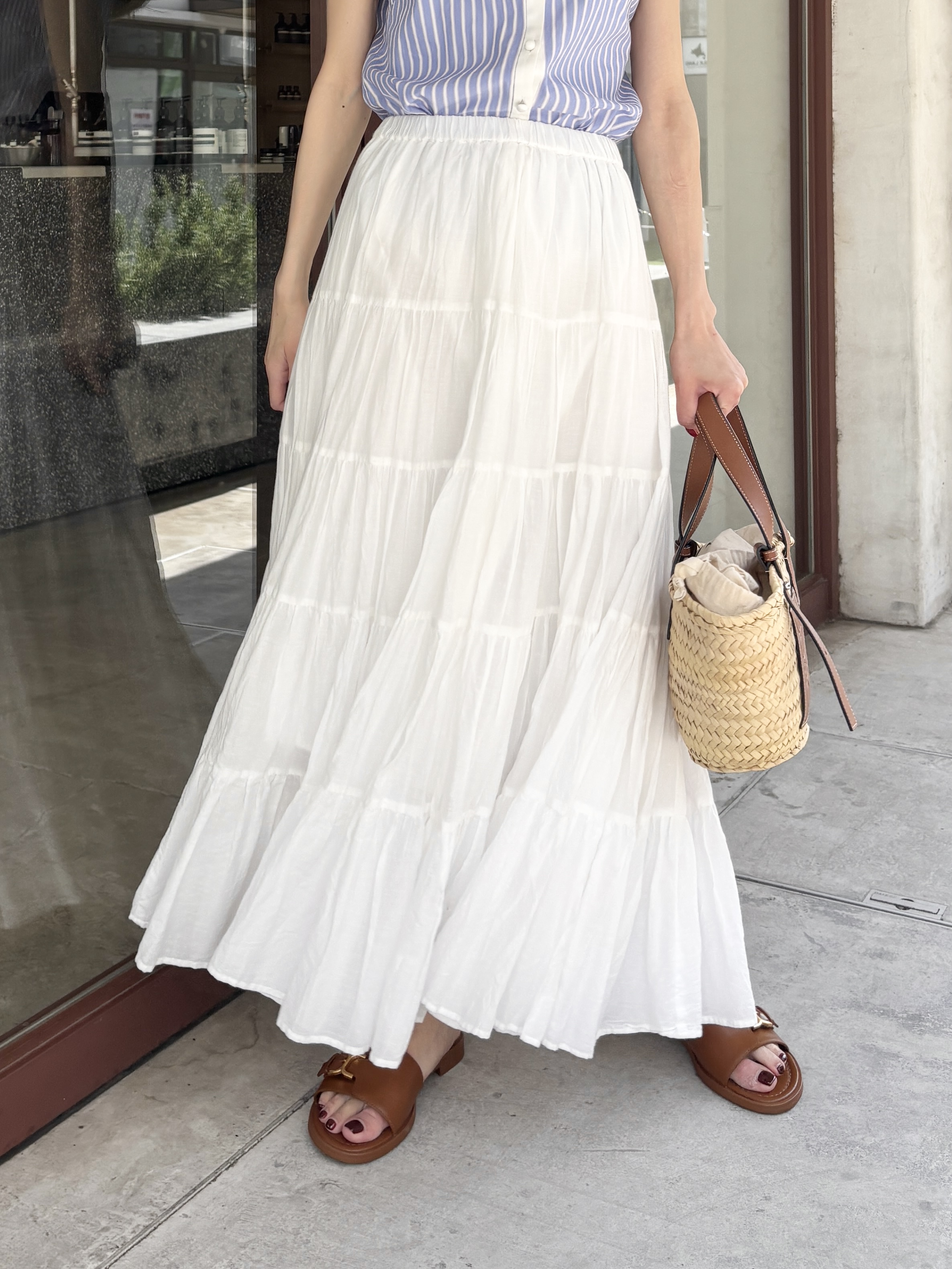 清水夏姫さんの「DRESSTERIOR｜クレリック ウィングスリーブ ブラウス」を使ったコーディネート