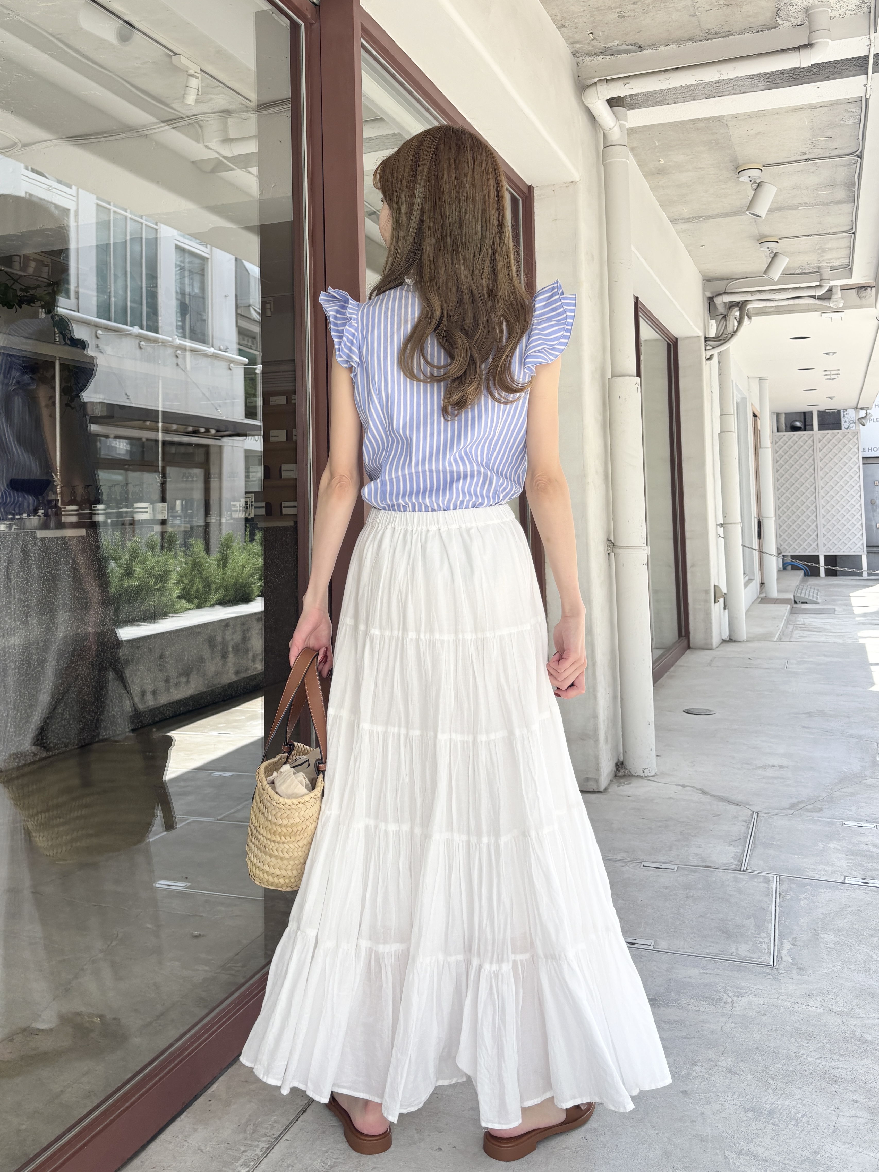 清水夏姫さんの「DRESSTERIOR｜クレリック ウィングスリーブ ブラウス」を使ったコーディネート
