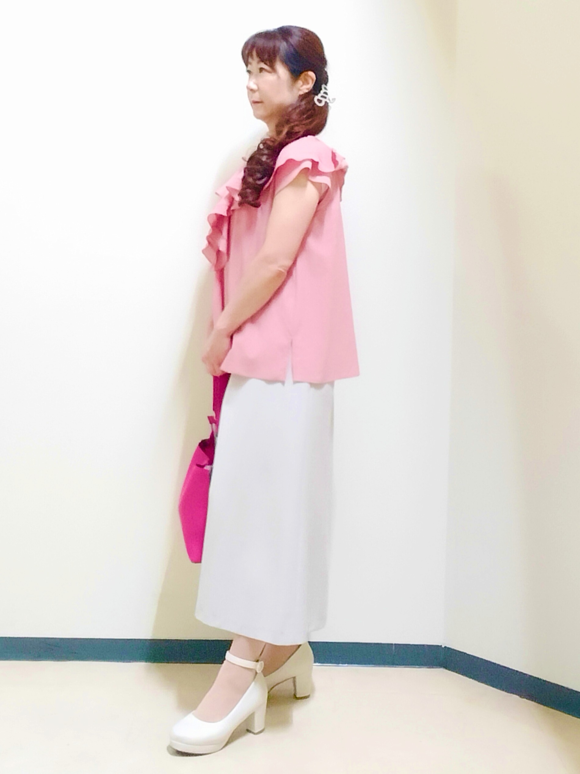 花さんの「Reflect｜【通気性あり／涼しい／マシンウォッシャブル】フリルブラウス」を使ったコーディネート