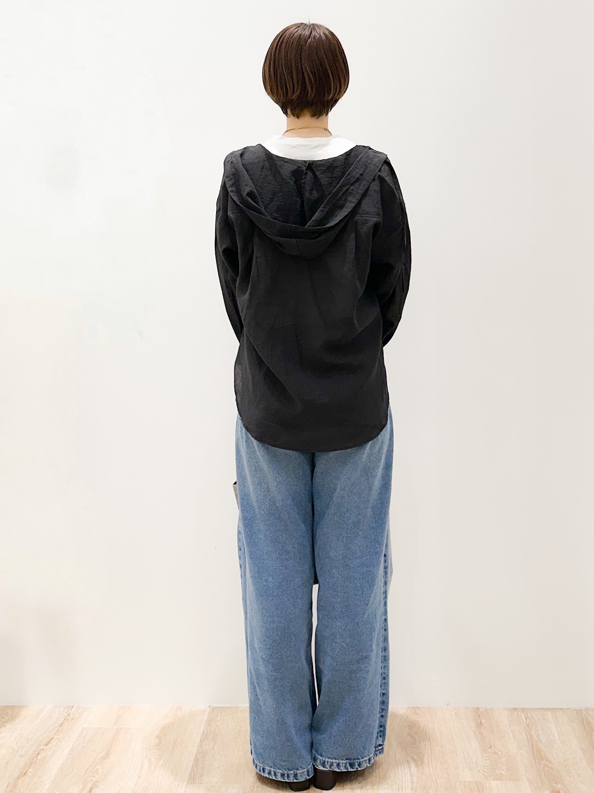 yurieさんの「OPAQUE.CLIP｜【洗濯機OK】フード付きシアーシャツ」を使ったコーディネート
