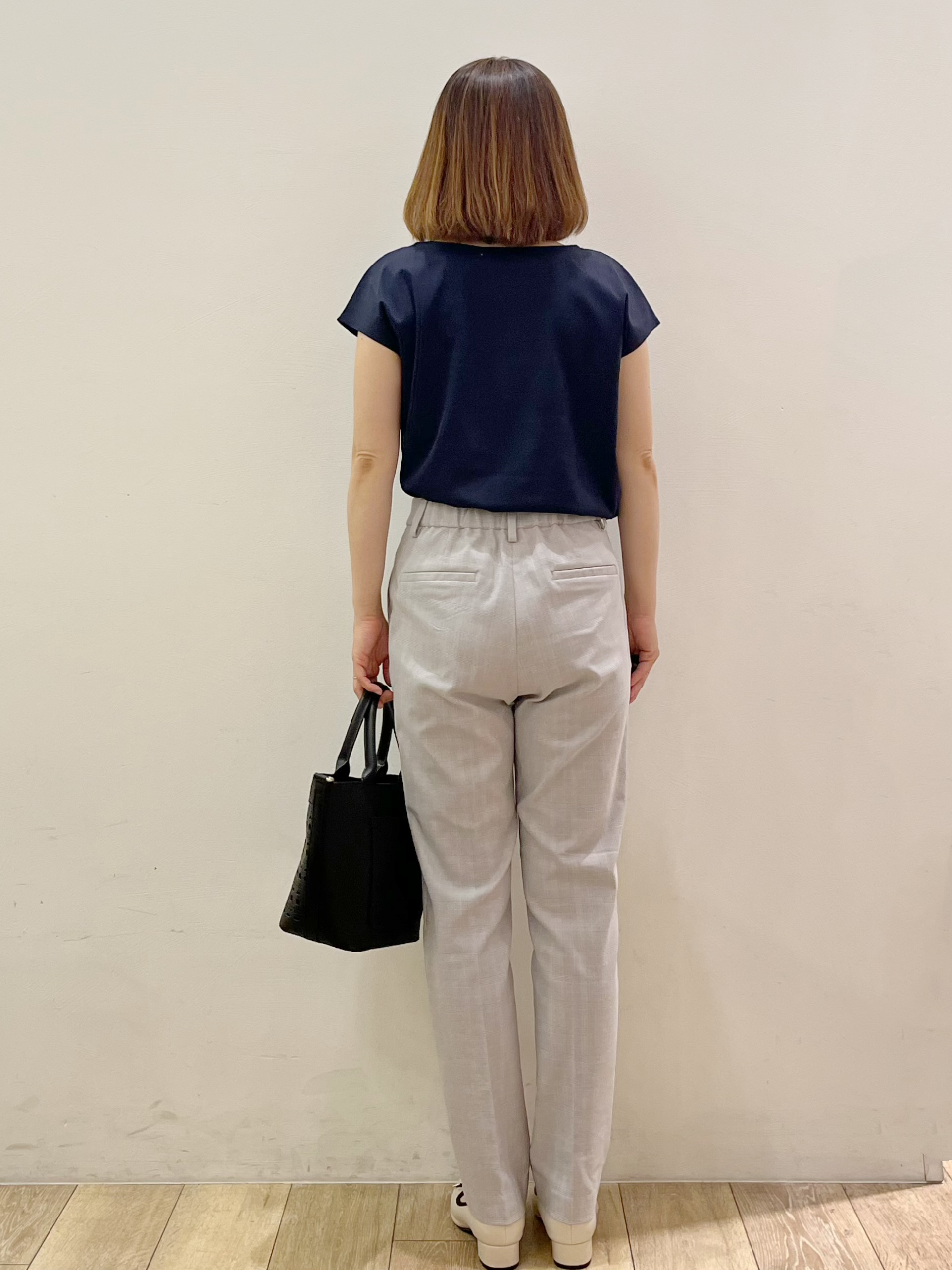 kcさんの「OPAQUE.CLIP｜【接触冷感】ビジューキーネックフレンチトップス《UVケア／洗濯機OK／XS～3L／8col》」を使ったコーディネート