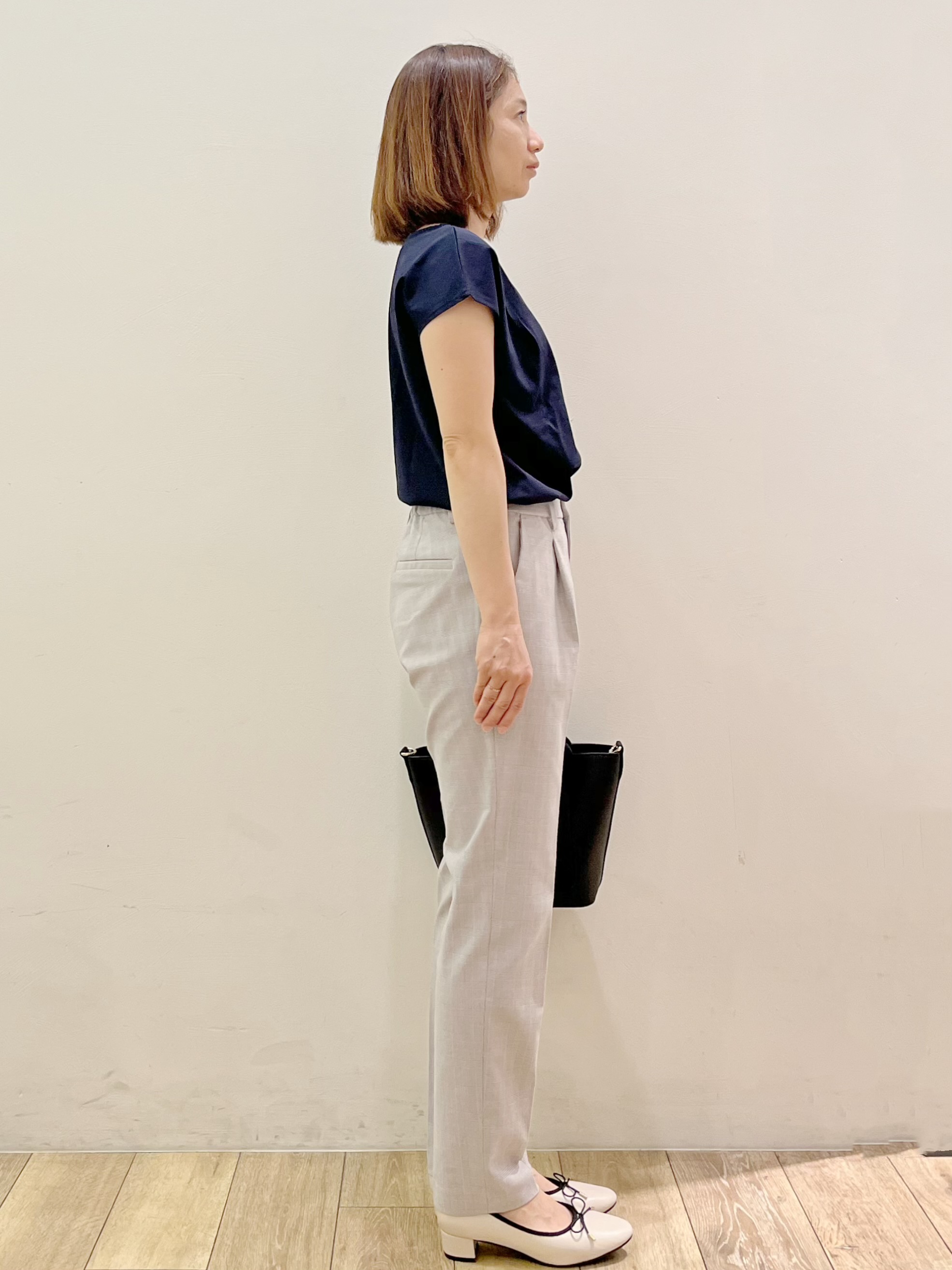 kcさんの「OPAQUE.CLIP｜【接触冷感】ビジューキーネックフレンチトップス《UVケア／洗濯機OK／XS～3L／8col》」を使ったコーディネート