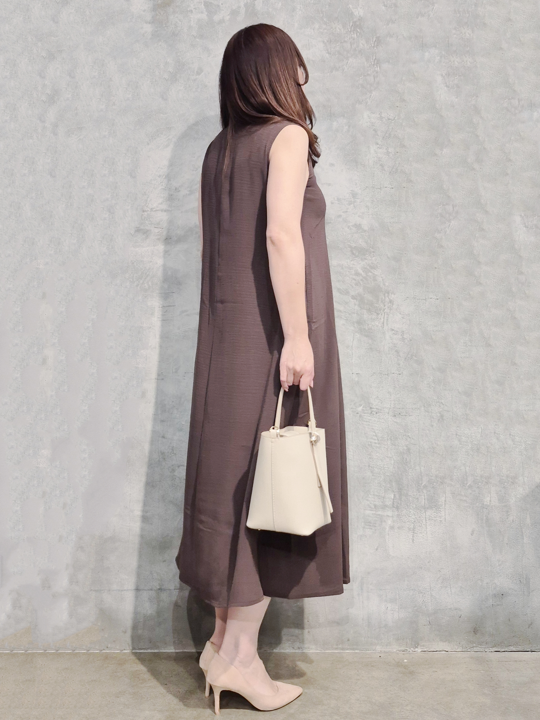 ひさえさんの「THE SHOP TK｜【ひんやり／防しわ／吸水速乾／UV】美しさを1日中キープ ノースリーブフレアワンピース」を使ったコーディネート