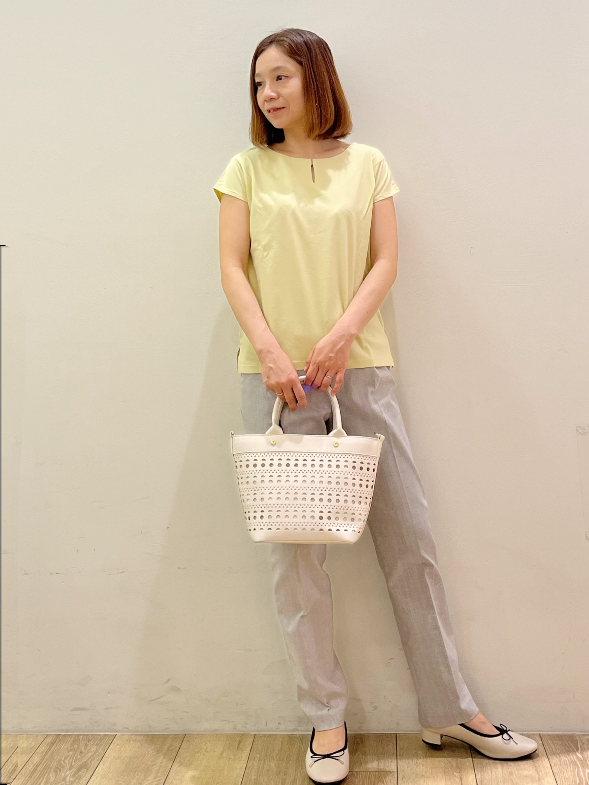 kcさんの「OPAQUE.CLIP｜【接触冷感】ビジューキーネックフレンチトップス《UVケア／洗濯機OK／XS～3L／8col》」を使ったコーディネート