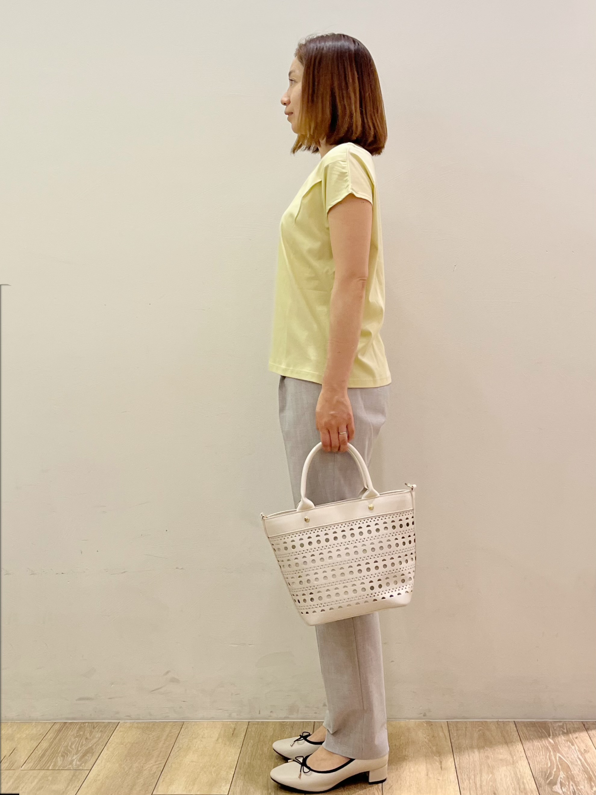 kcさんの「OPAQUE.CLIP｜【接触冷感】ビジューキーネックフレンチトップス《UVケア／洗濯機OK／XS～3L／8col》」を使ったコーディネート