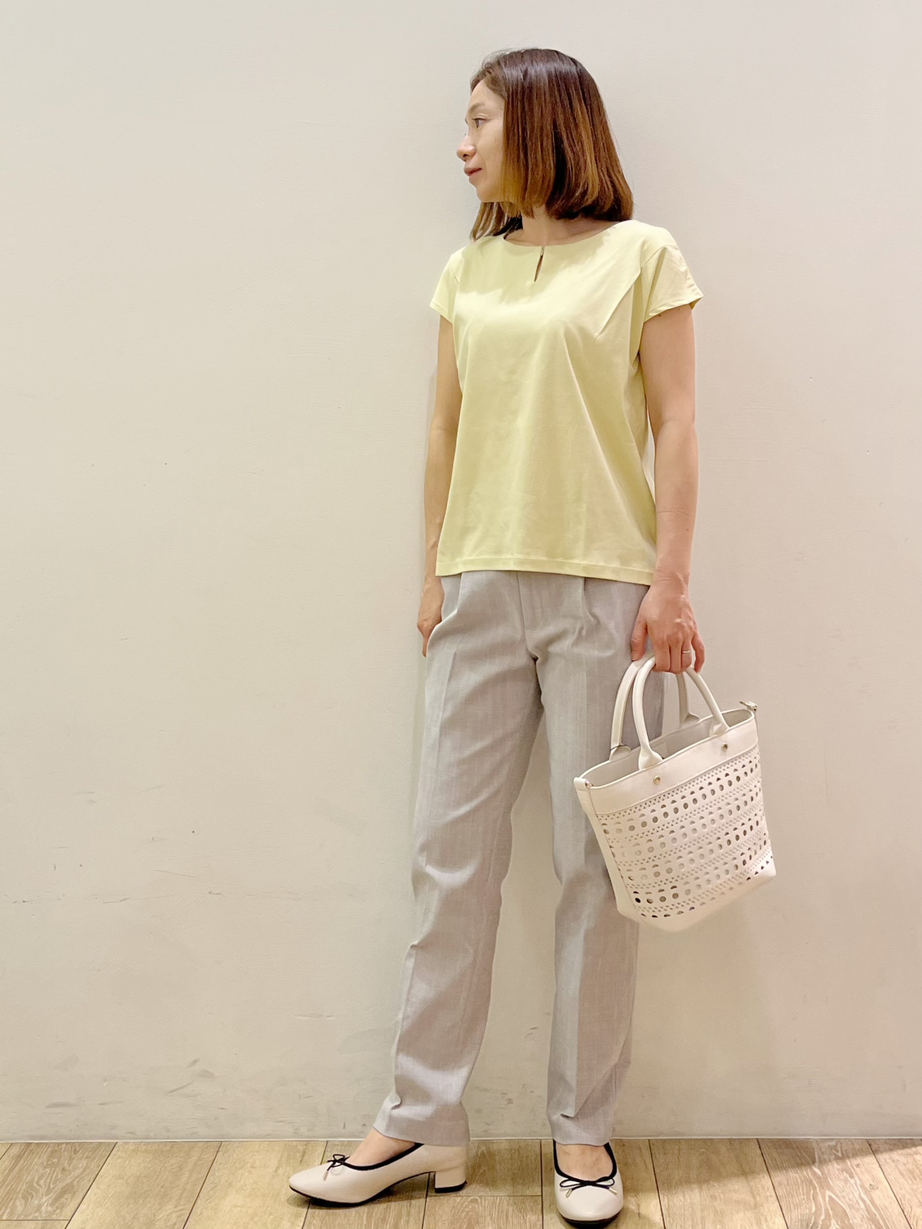 kcさんの「OPAQUE.CLIP｜【接触冷感】ビジューキーネックフレンチトップス《UVケア／洗濯機OK／XS～3L／8col》」を使ったコーディネート