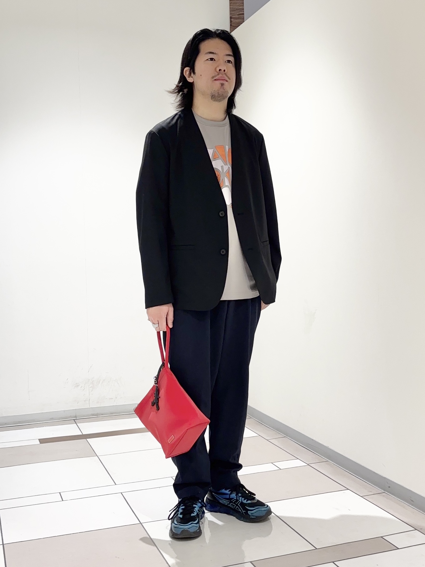 及川さんの「TAKEO KIKUCHI｜【ON／OFF兼用】CARREMANファブリック ノーカラージャケット」を使ったコーディネート