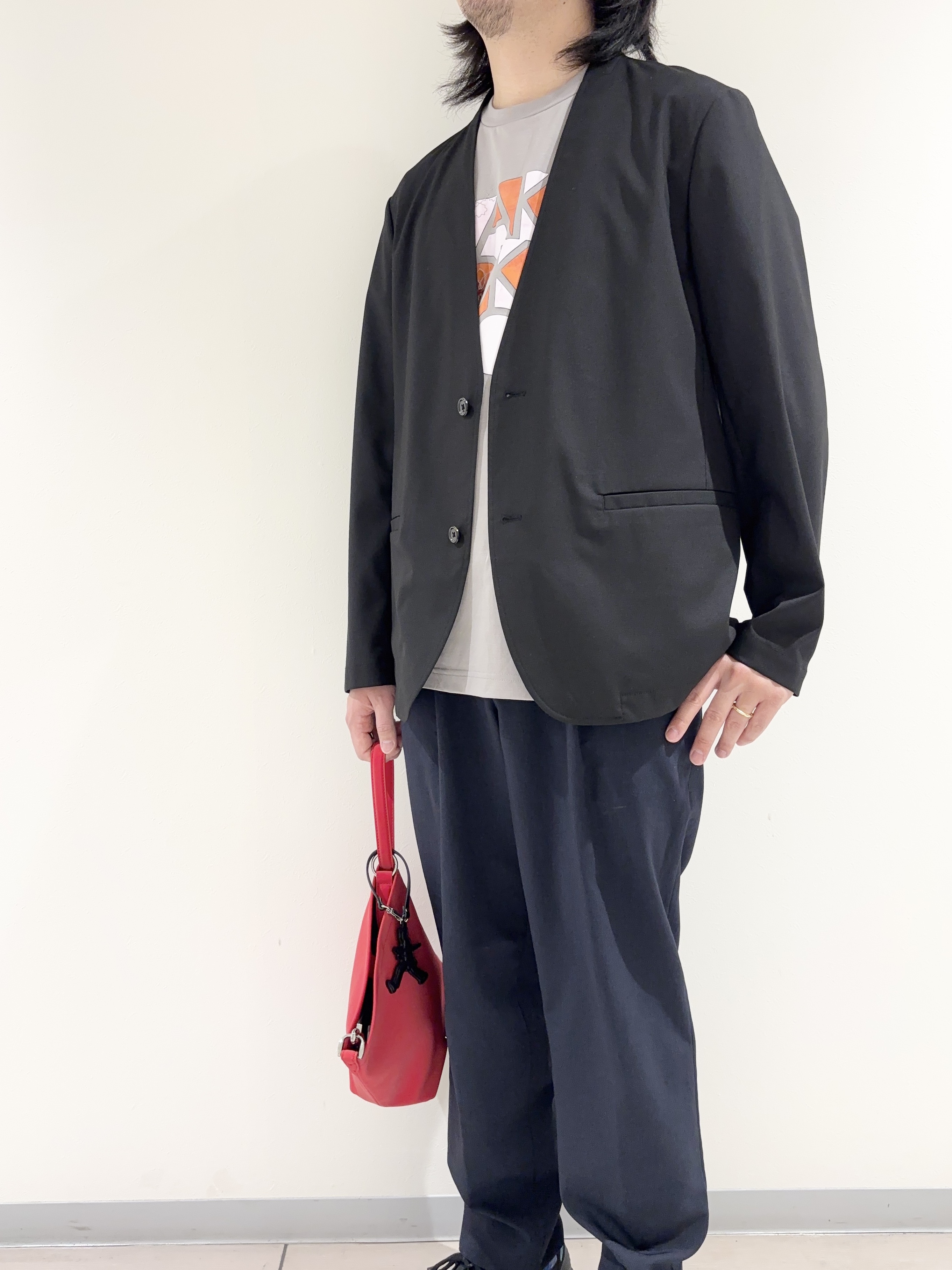 及川さんの「TAKEO KIKUCHI｜【ON／OFF兼用】CARREMANファブリック ノーカラージャケット」を使ったコーディネート
