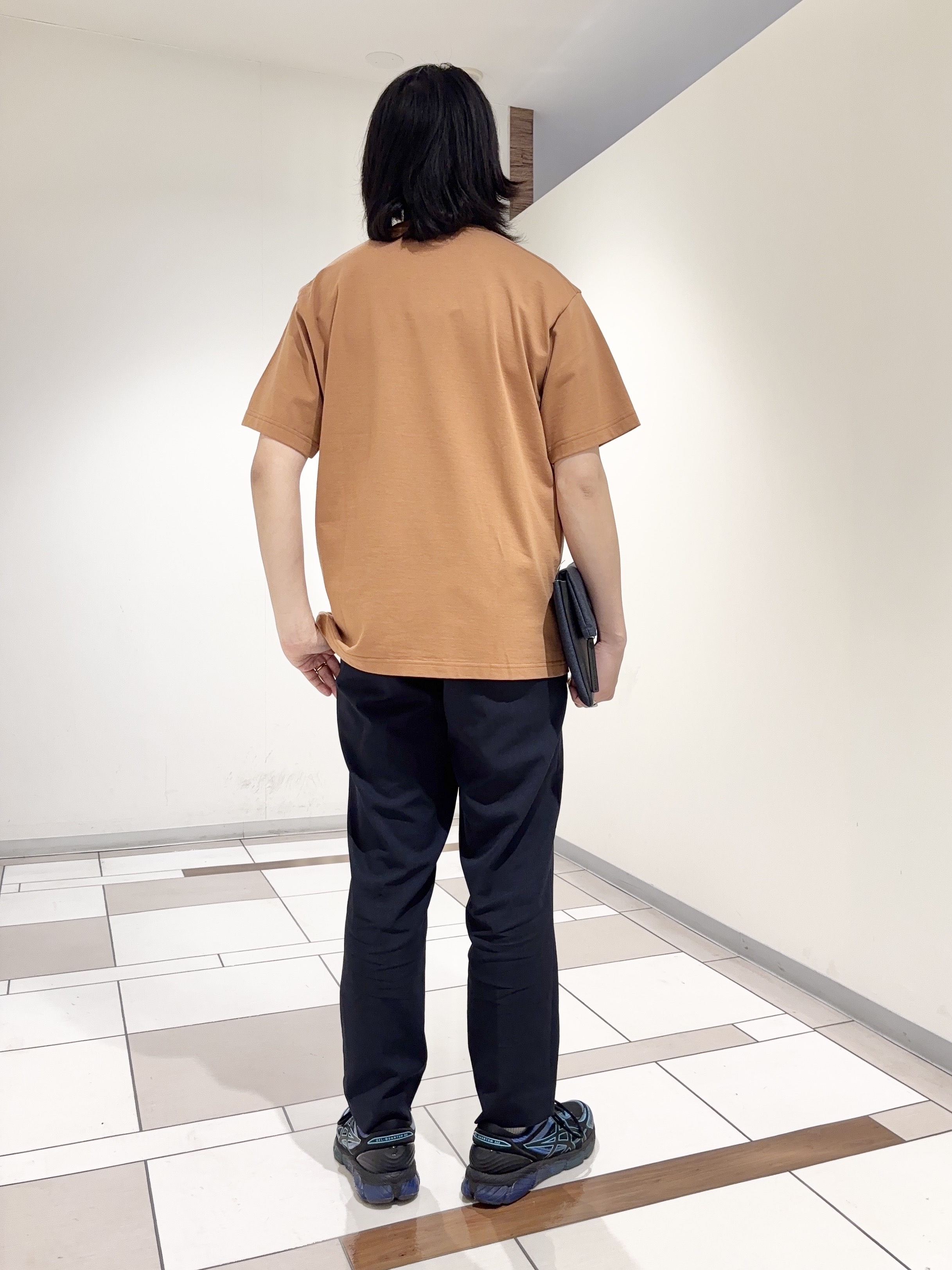 及川さんの「TAKEO KIKUCHI｜ポートレートアートＴシャツ」を使ったコーディネート