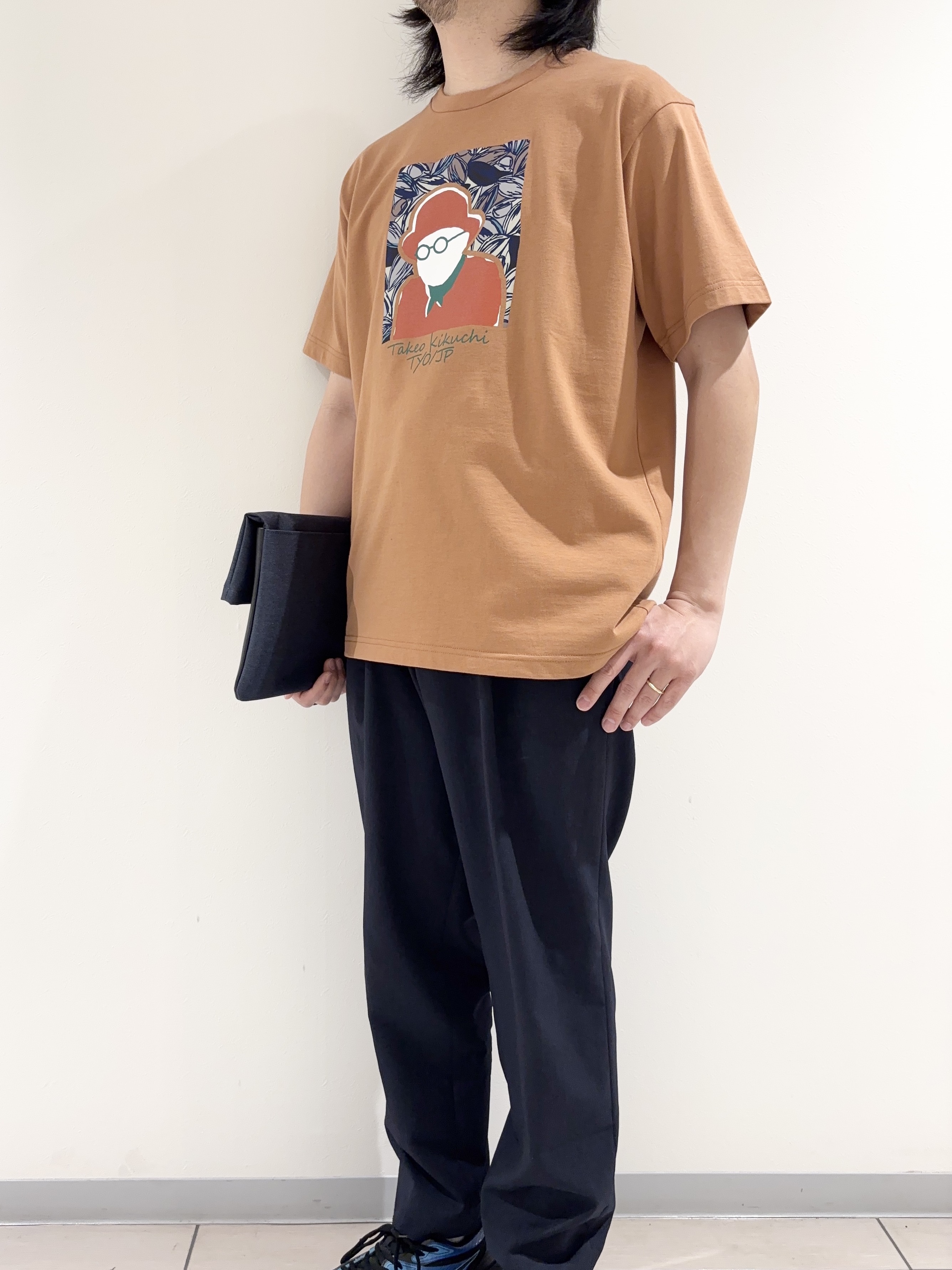 及川さんの「TAKEO KIKUCHI｜ポートレートアートＴシャツ」を使ったコーディネート