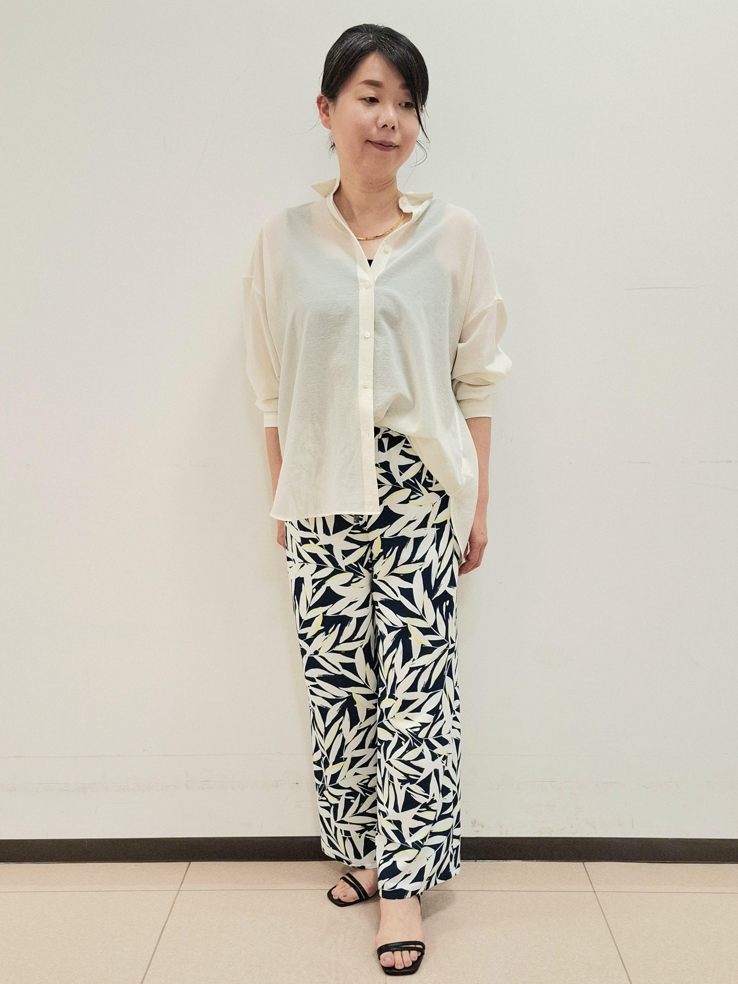 ねぎさんの「UNTITLED｜【2WAY/マシンウォッシャブル】カシュクールデザインシャツ」を使ったコーディネート