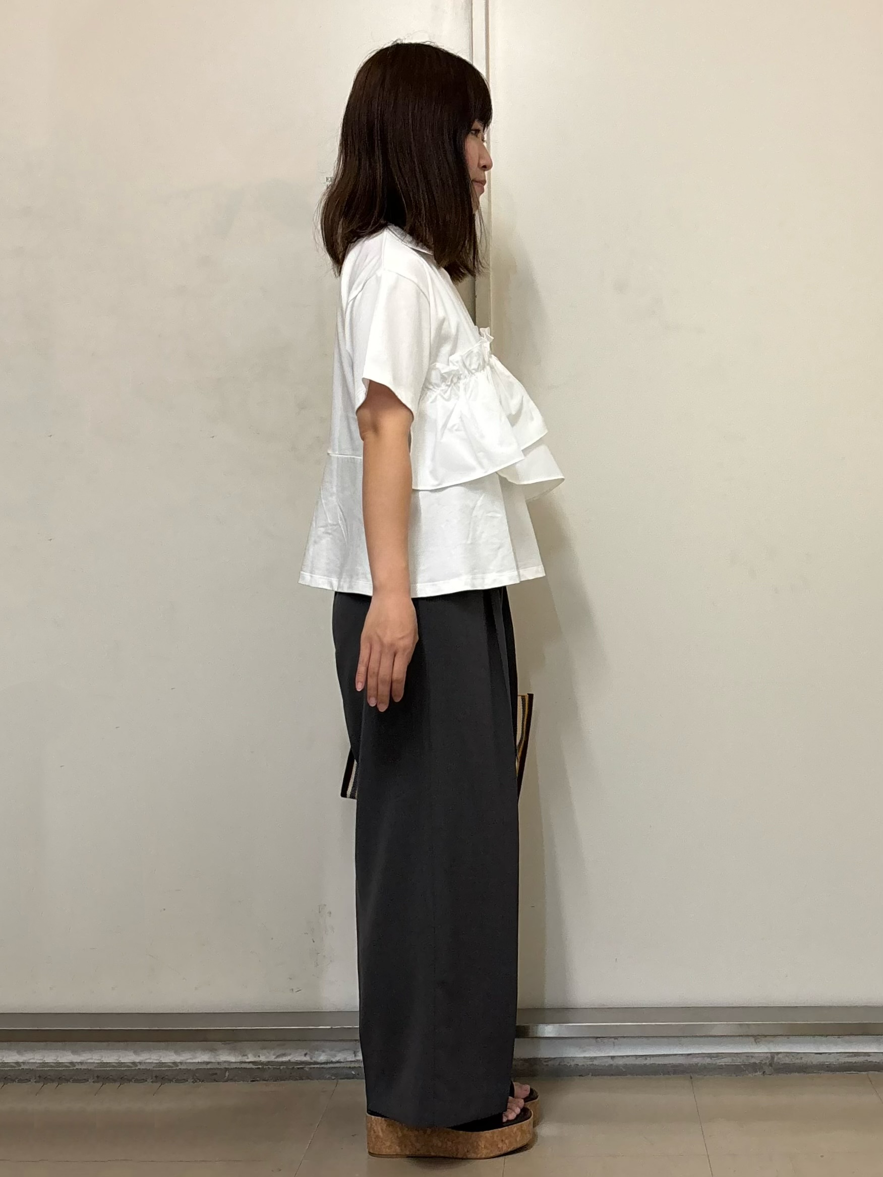 やまさんの「OPAQUE.CLIP｜【接触冷感】アシメフリルドッキングカットソー《洗濯機OK》」を使ったコーディネート