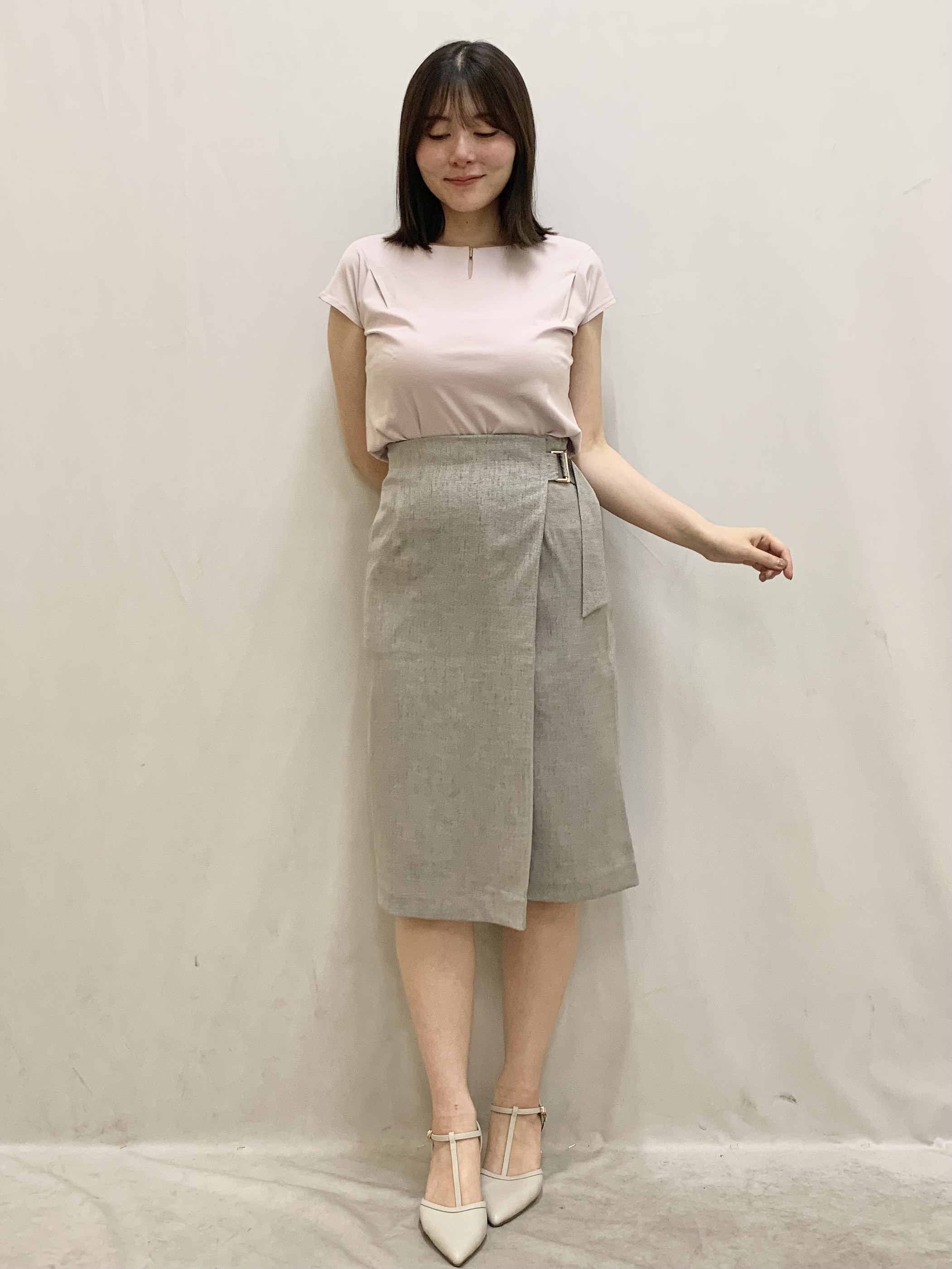 kasumiさんの「index｜【接触冷感】ビジューボタンカーディガン《抗ピリング／洗濯機OK》」を使ったコーディネート