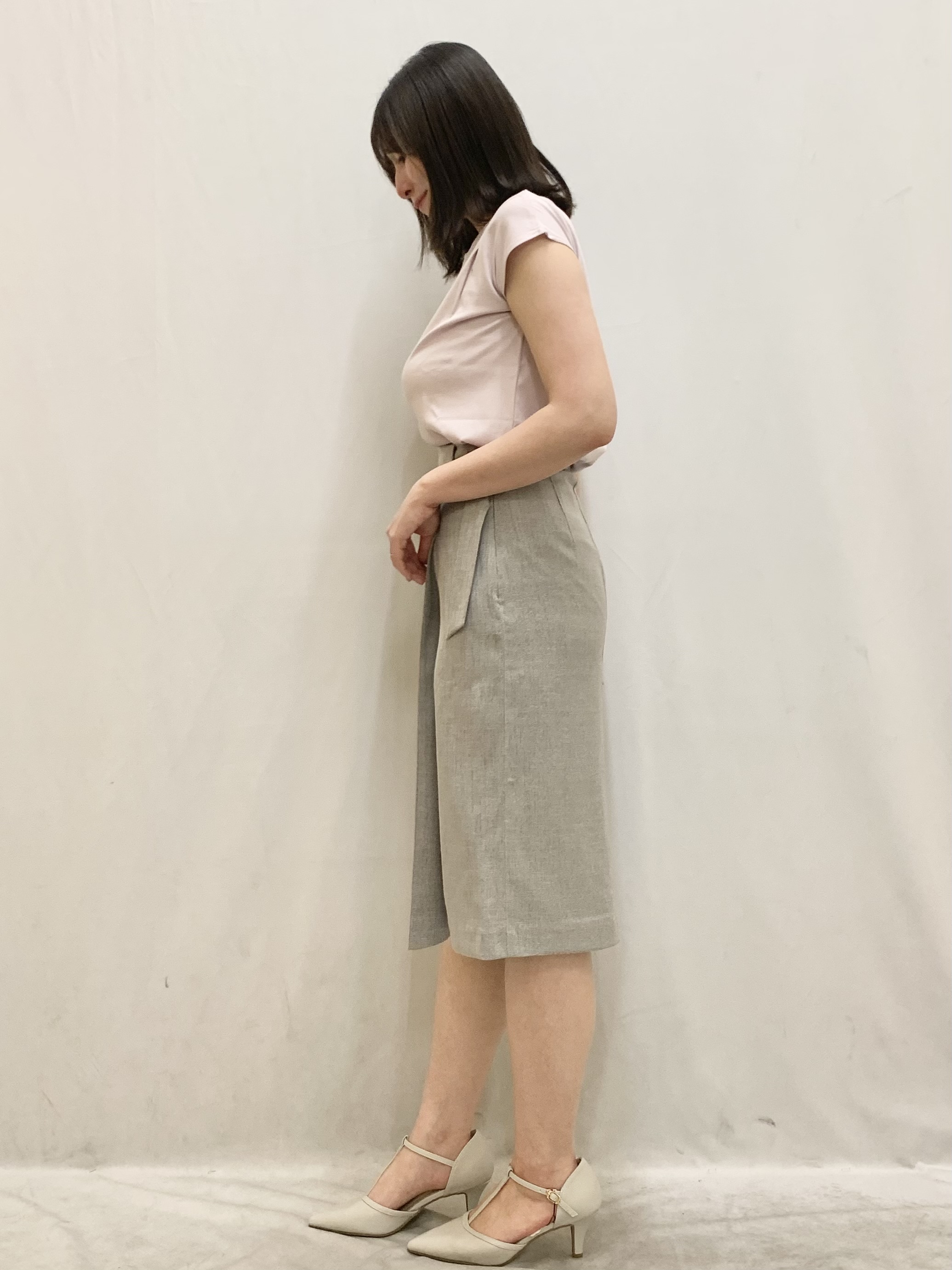 kasumiさんの「index｜【接触冷感】ビジューボタンカーディガン《抗ピリング／洗濯機OK》」を使ったコーディネート