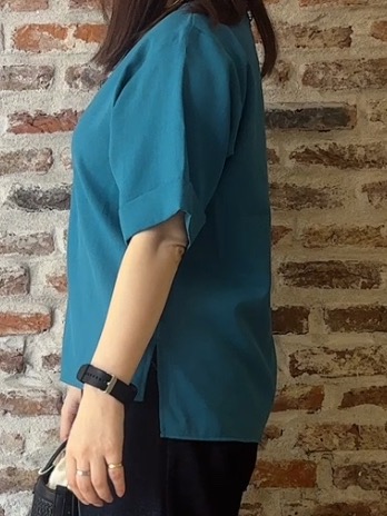 tokiさんの「THE SHOP TK｜【M-XL/二の腕カバー】さらり麻調メッシュ5分袖ブラウス」を使ったコーディネート