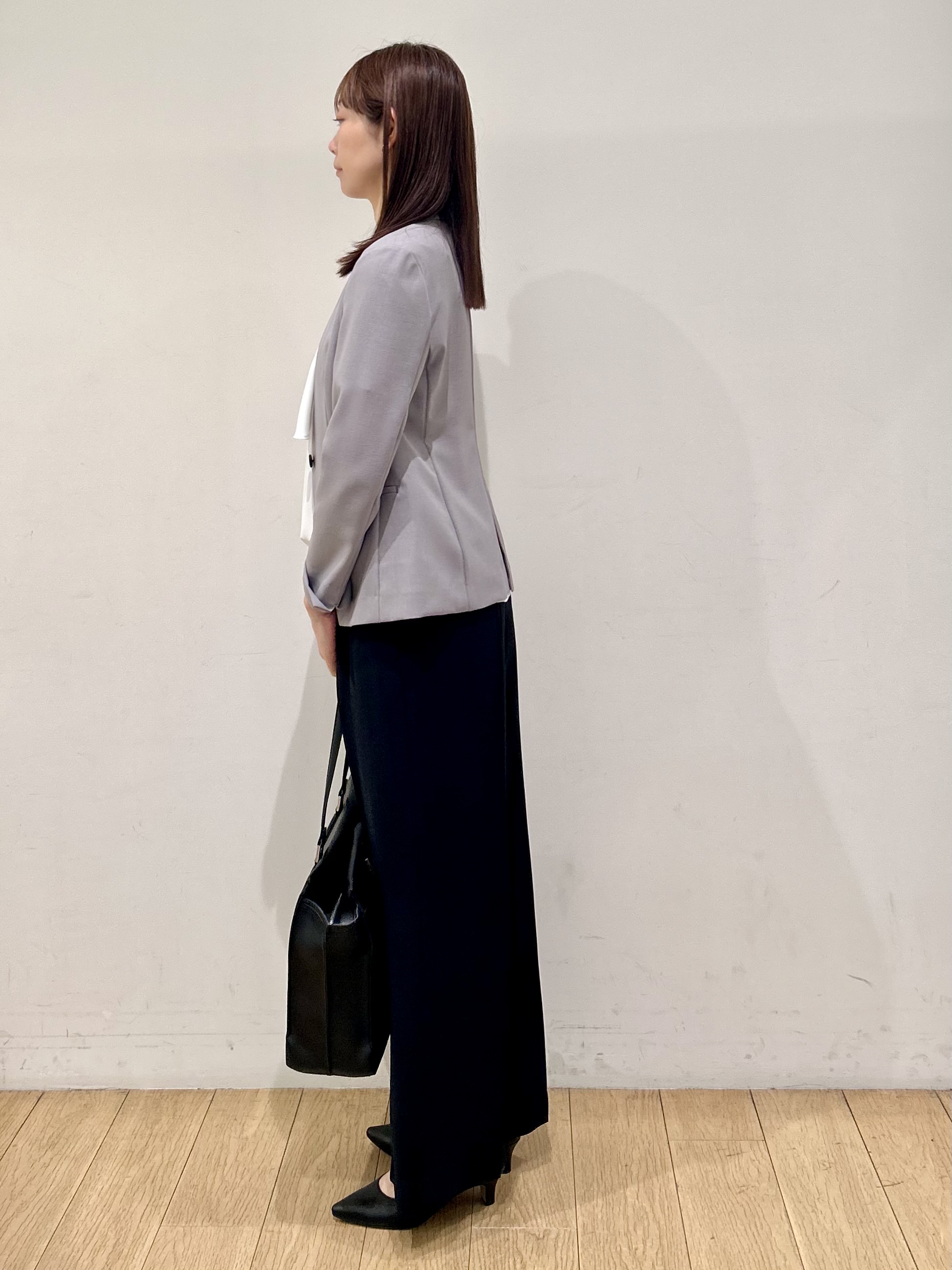 kozueさんの「INDIVI｜【定番スーツ／UVケア／洗える】ウール調ノーカラージャケット」を使ったコーディネート